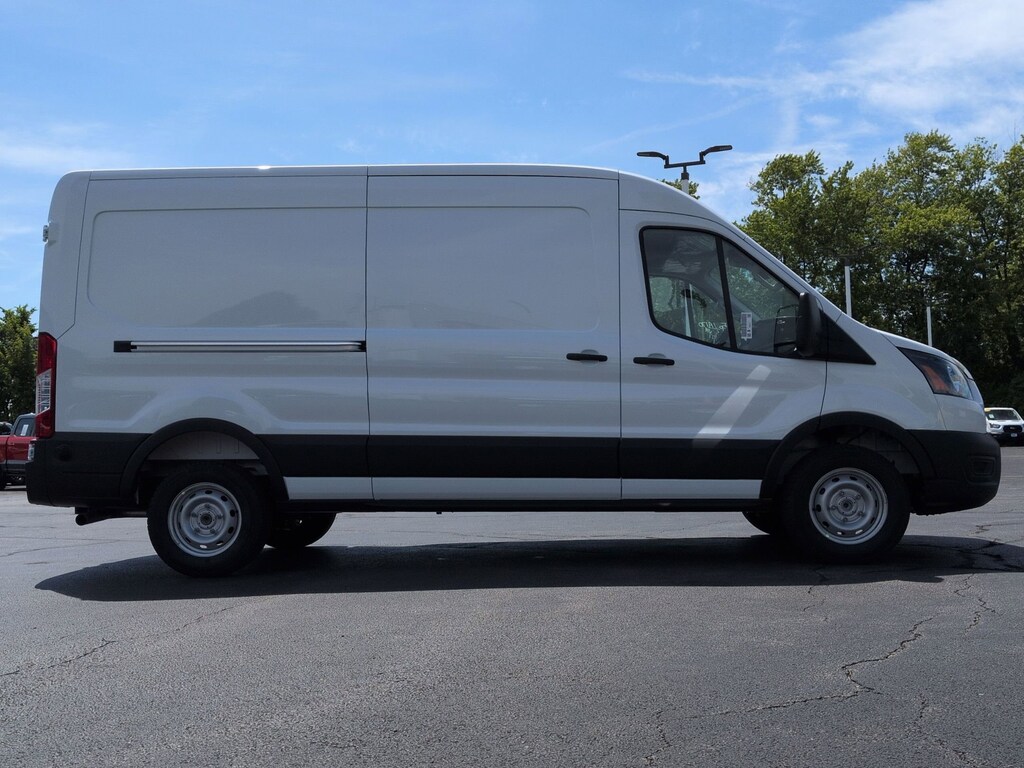 New 2026 Ford Transit T-250 148 Med Rf 9150 GVWR RWD T-250 148 Med Rf 9150 GVWR RWD