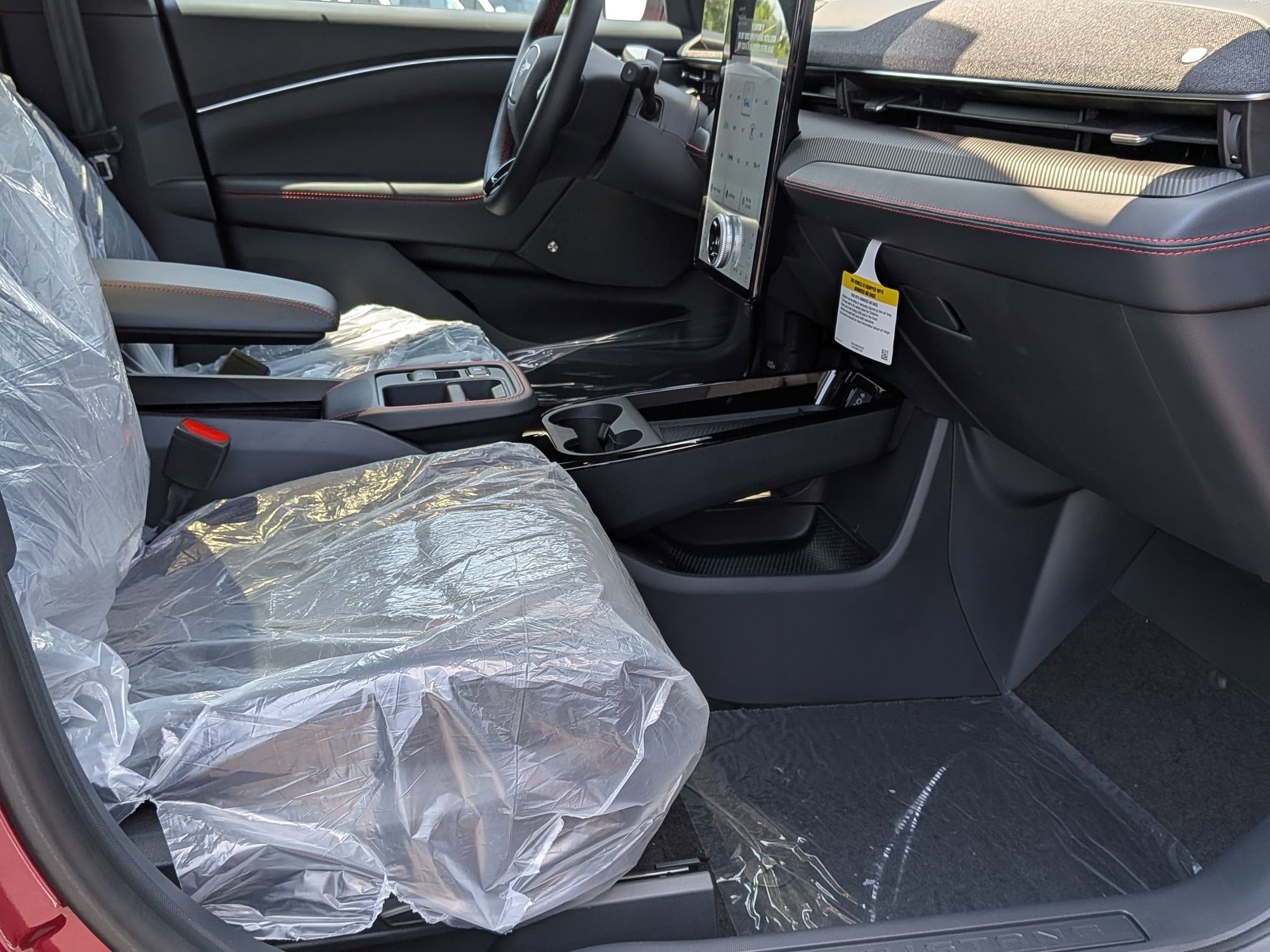 2025 FORD MUSTANG MACH-E - Image 22