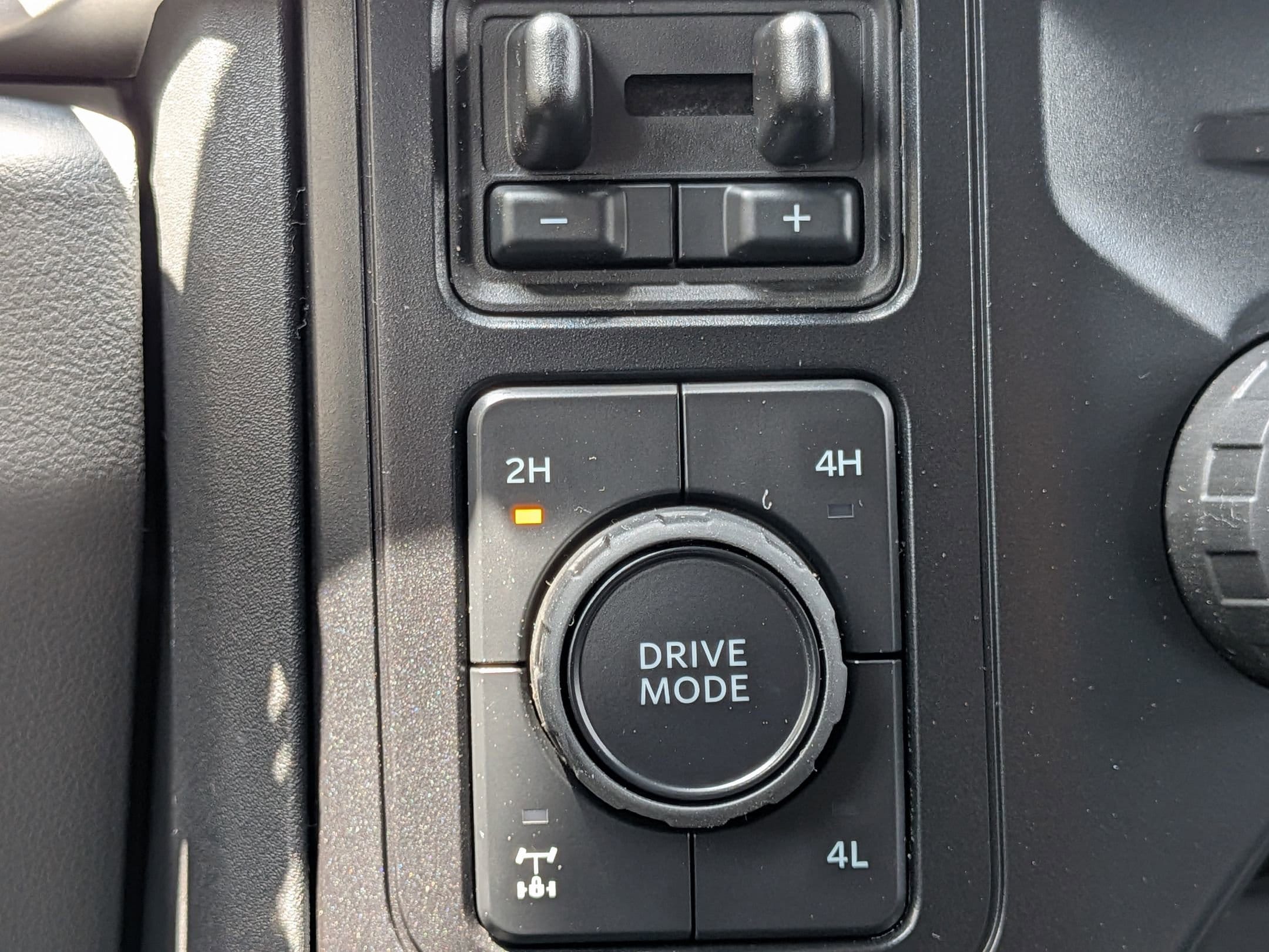 2025 FORD F-250 - Image 19