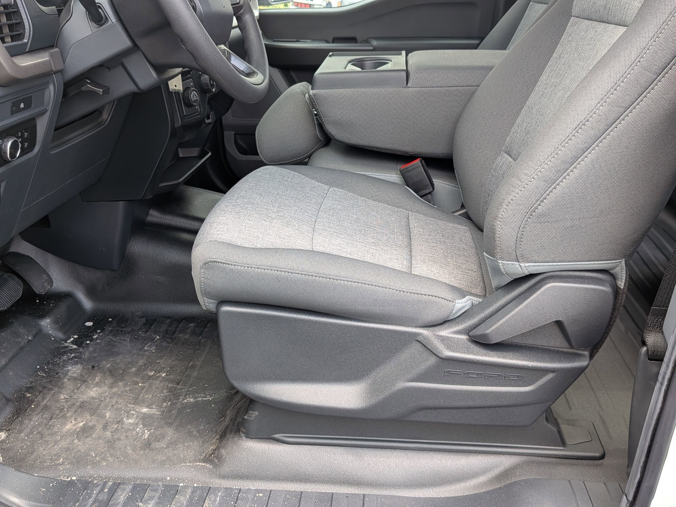 2025 FORD F-150 - Image 11