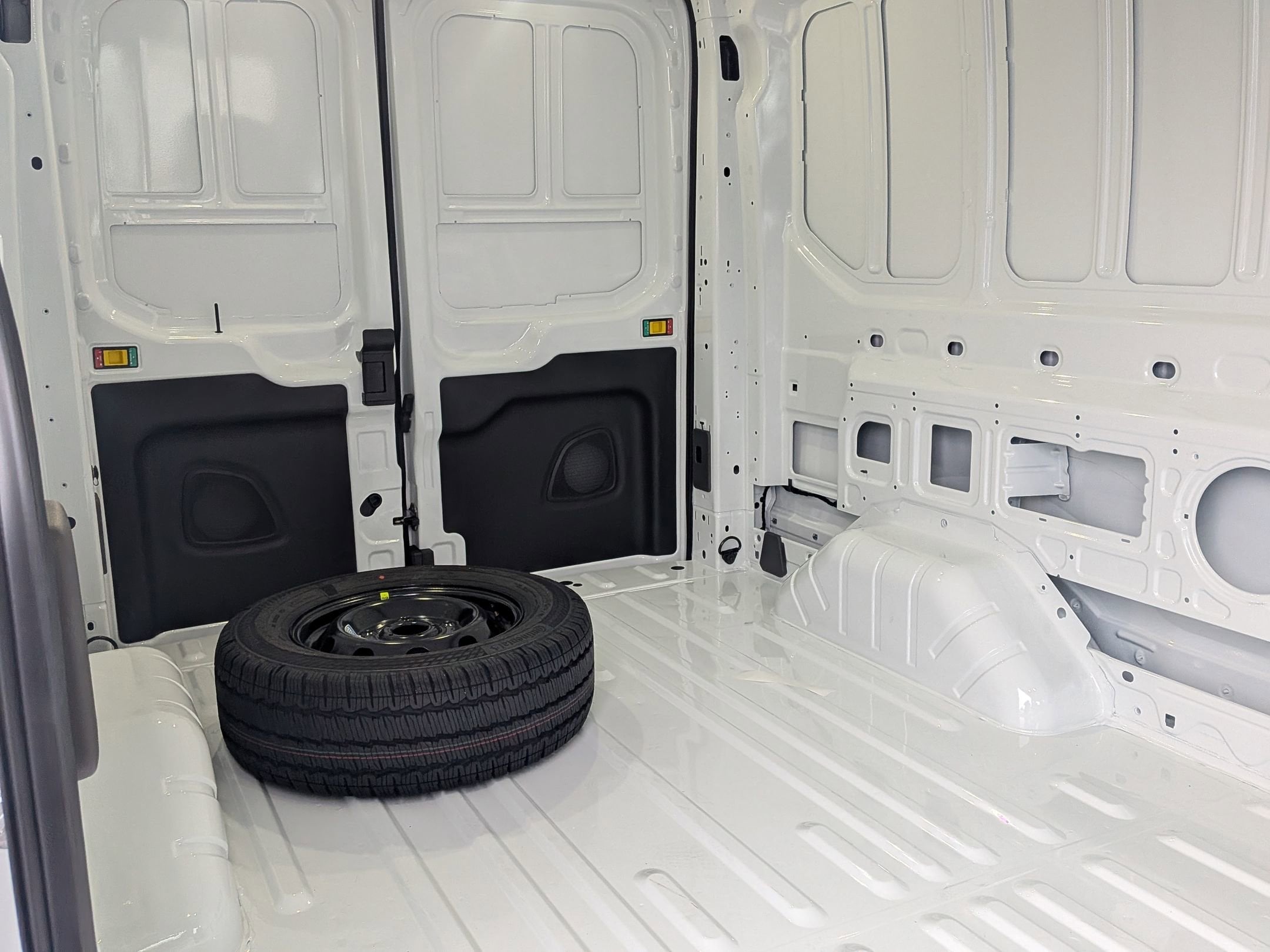 2026 FORD TRANSIT - Image 25