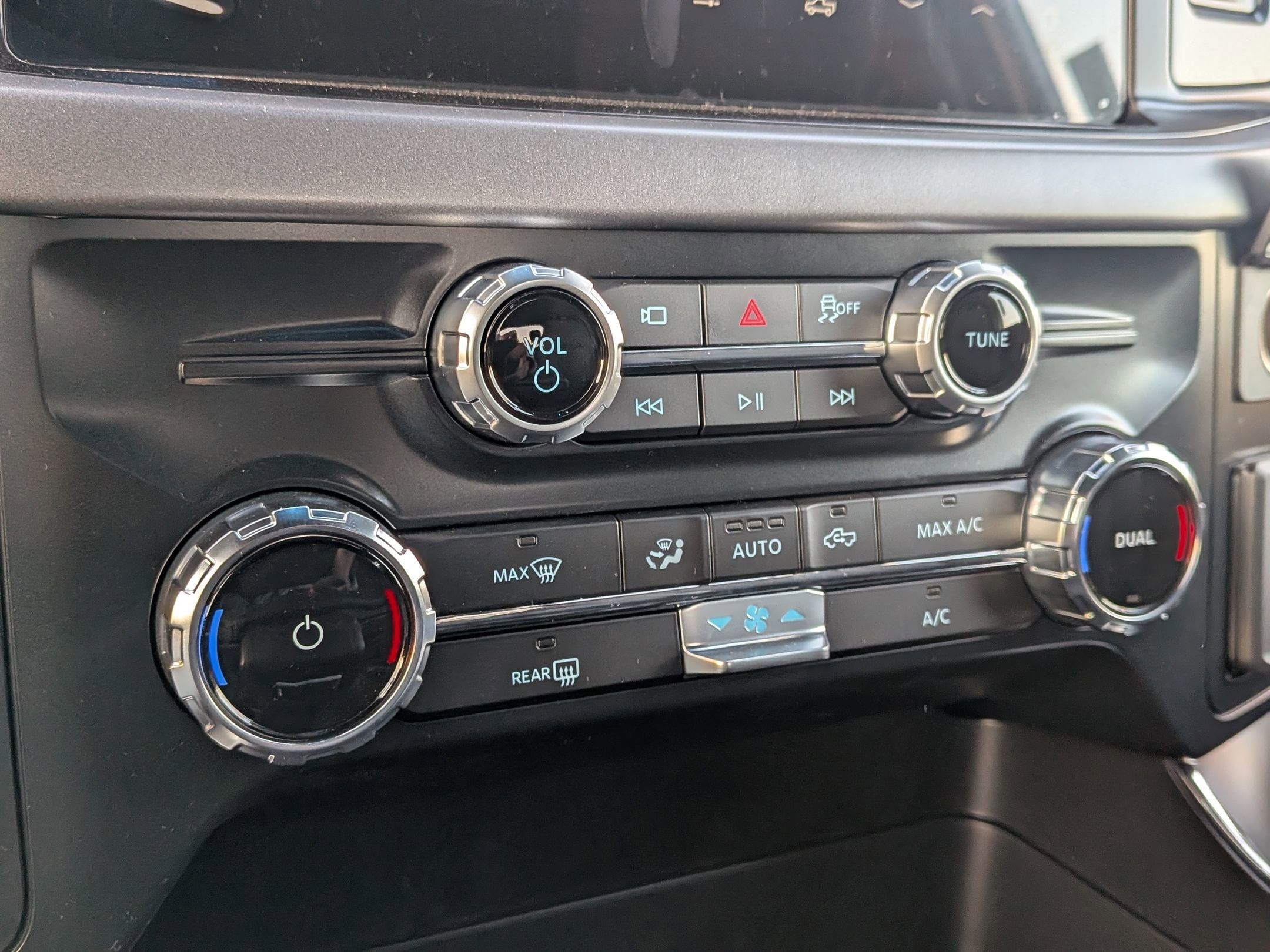 2025 FORD F-150 - Image 19