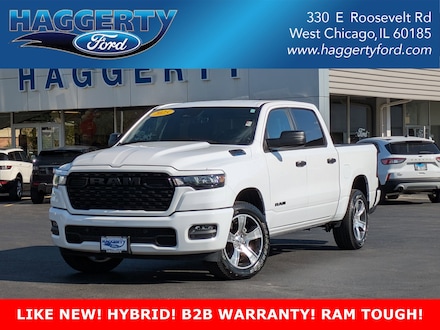 2025 Ram 1500 Tradesman 4x4 Crew Cab 57 Box Crew Cab Pickup
