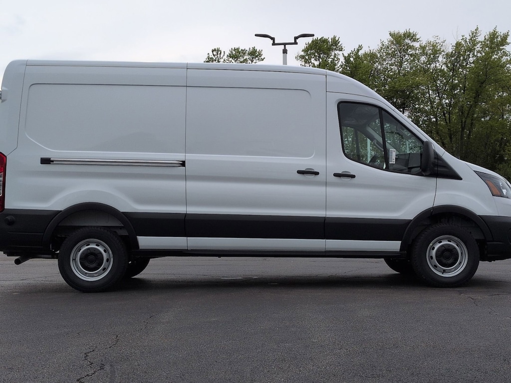 New 2026 Ford Transit T-250 148 Med Rf 9150 GVWR RWD T-250 148 Med Rf 9150 GVWR RWD