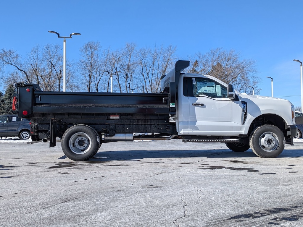 New 2025 Ford Super Duty F-350 DRW XL 4WD Reg Cab 169 WB 84 CA