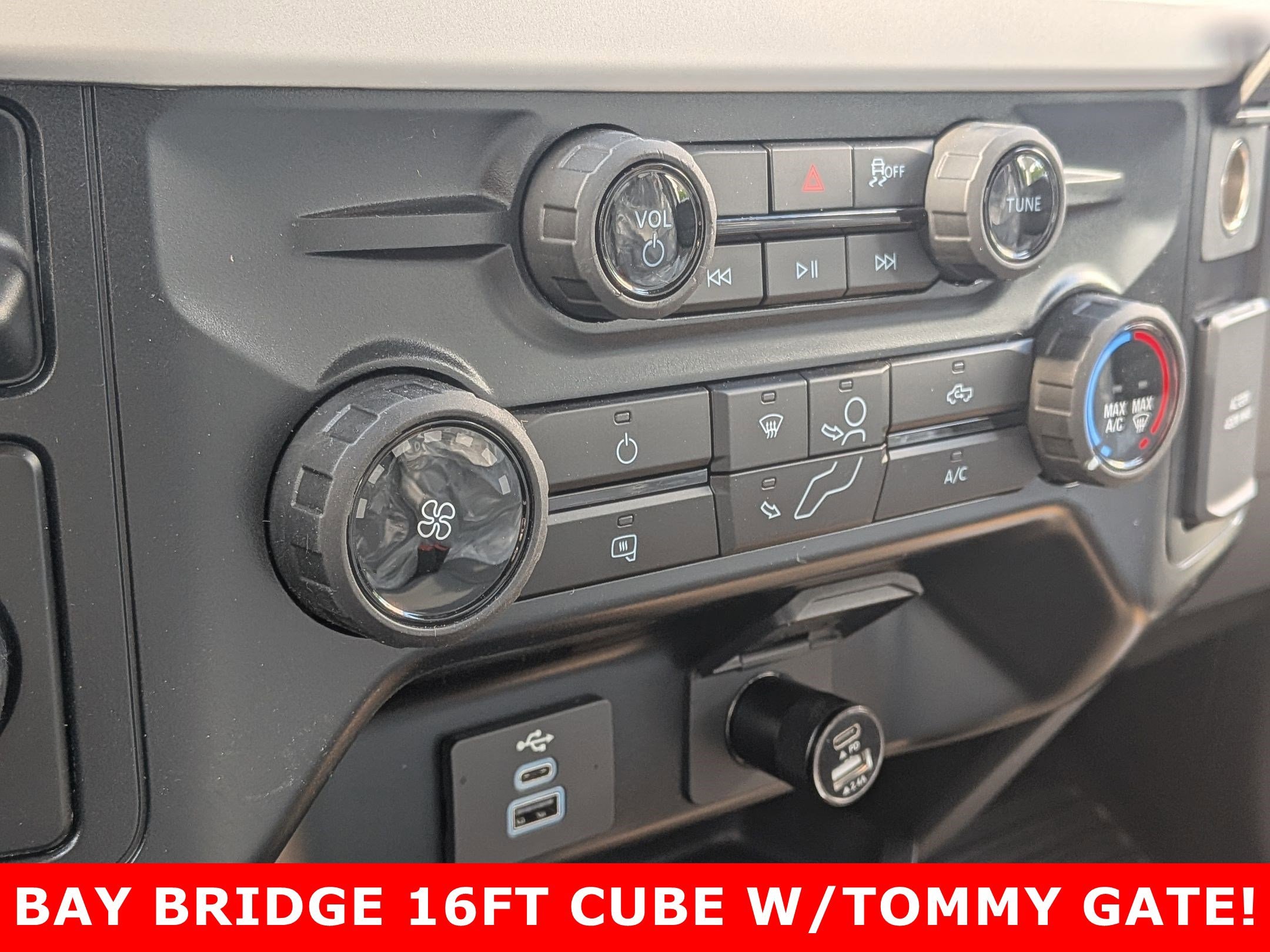 2025 FORD F-450 - Image 29