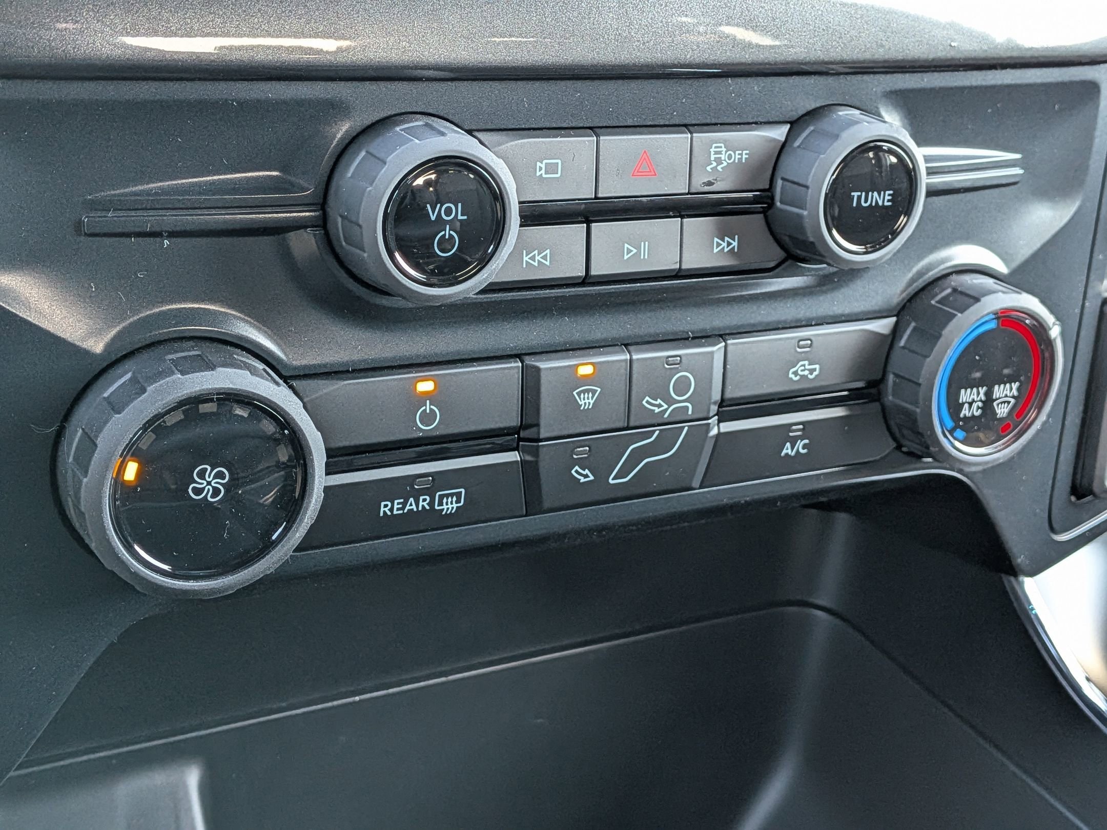 2025 FORD F-150 - Image 18