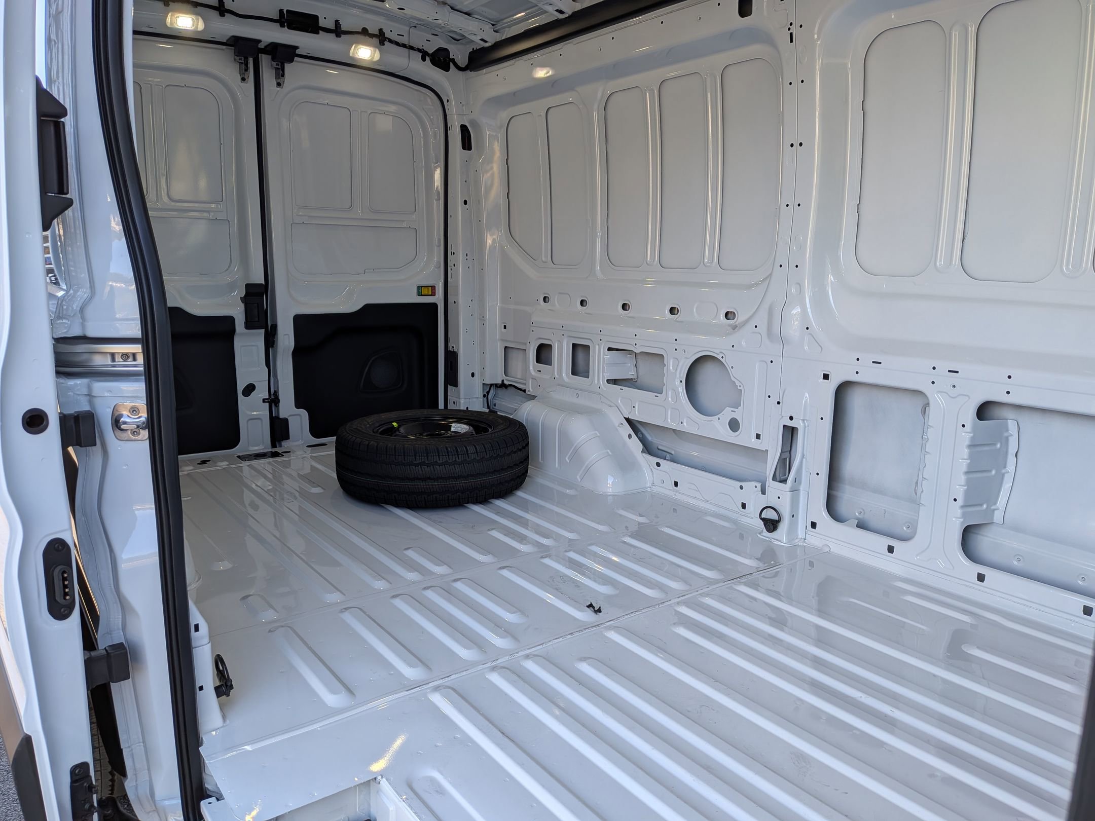 2026 FORD TRANSIT - Image 24