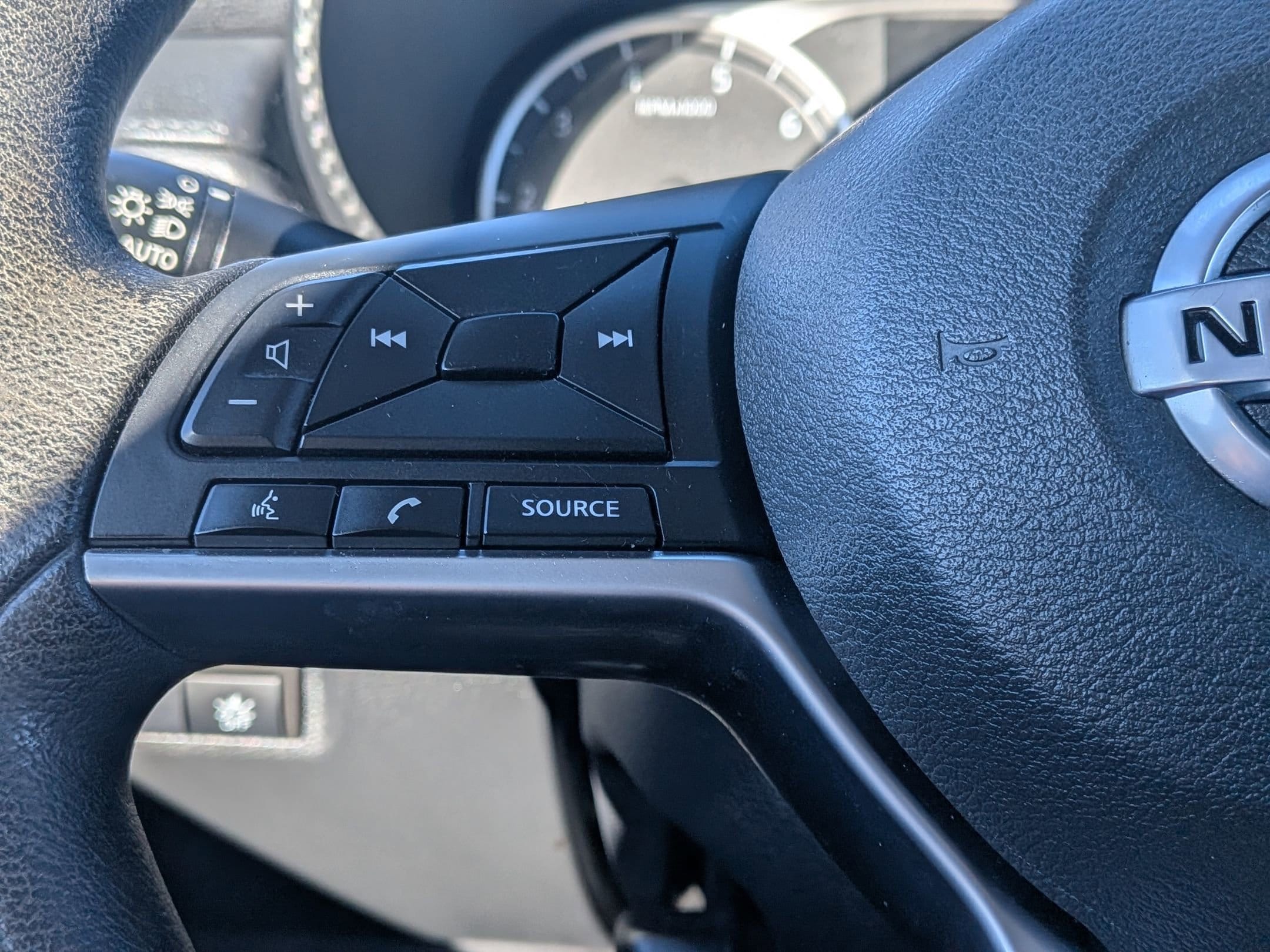 2020 NISSAN VERSA - Image 14