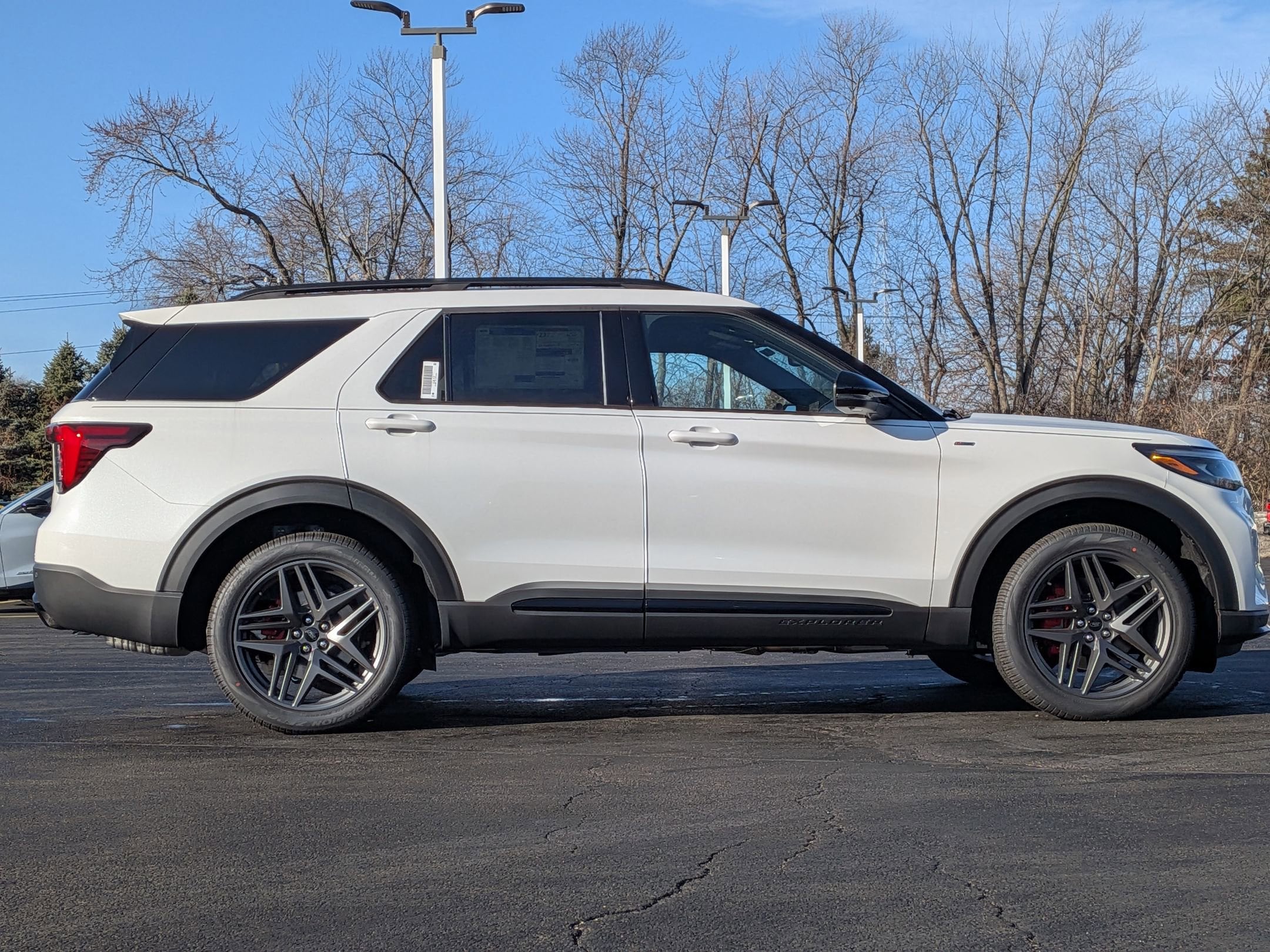 2026 FORD EXPLORER - Image 4