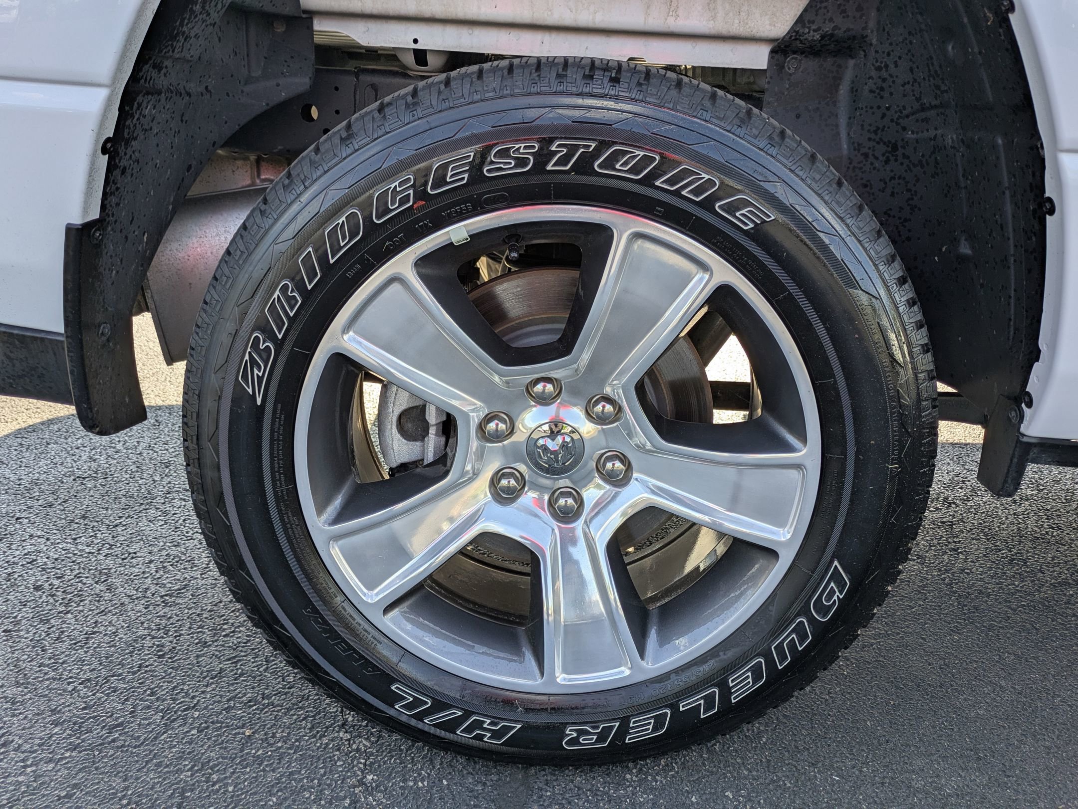 2025 RAM 1500 - Image 25