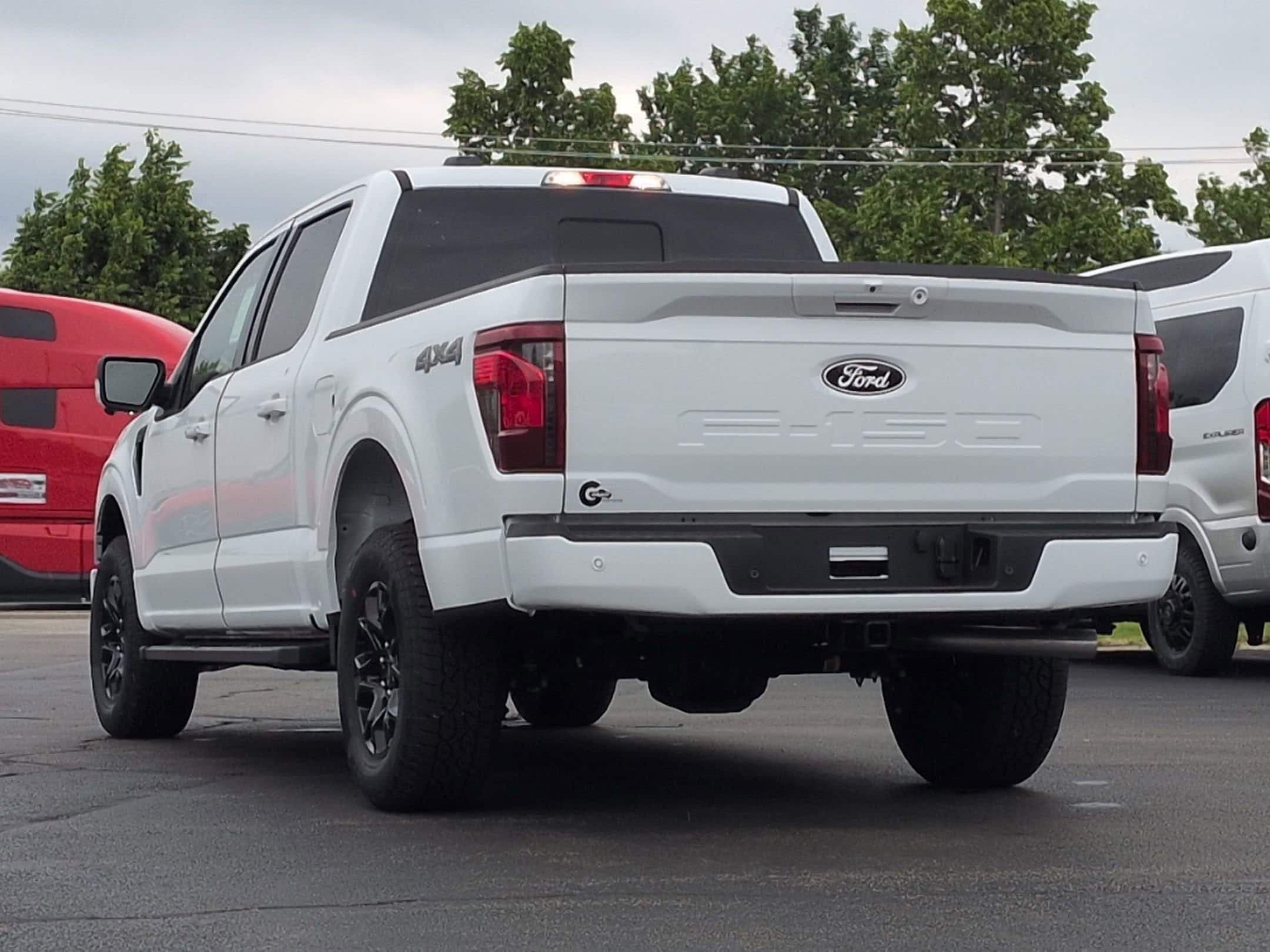 View vehicle photo 7
