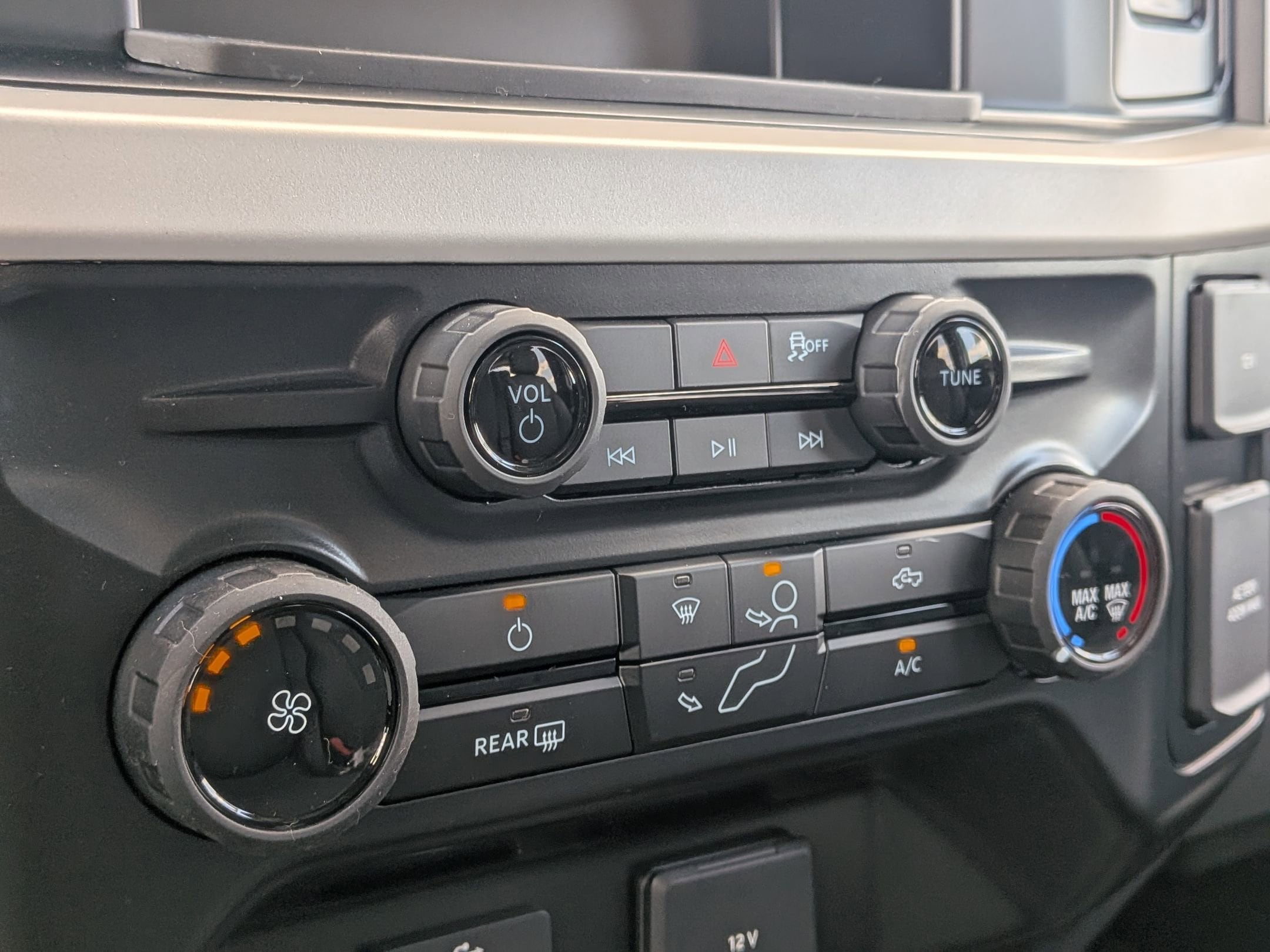 2026 FORD F-250 - Image 19