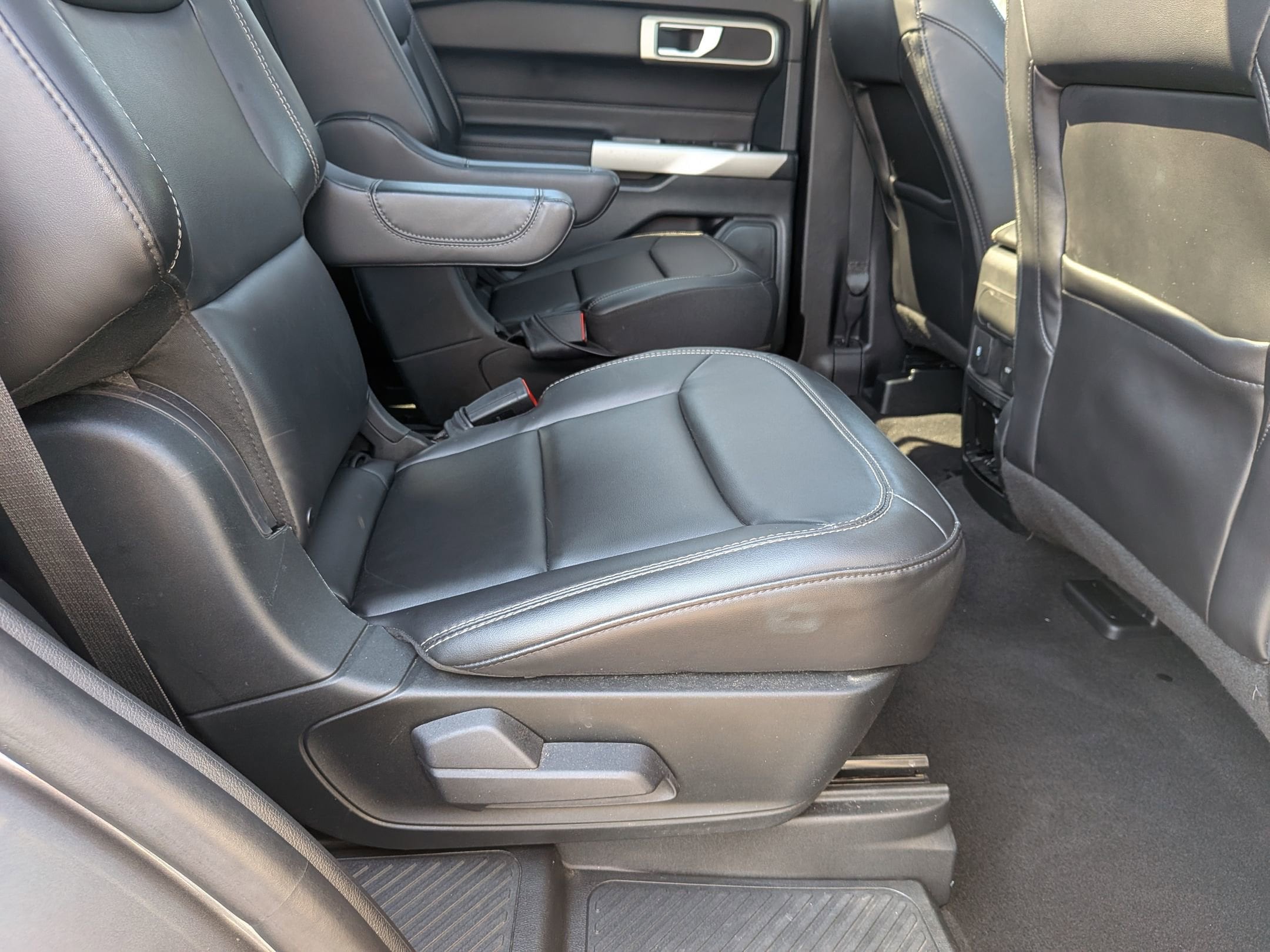 2023 FORD EXPLORER - Image 25