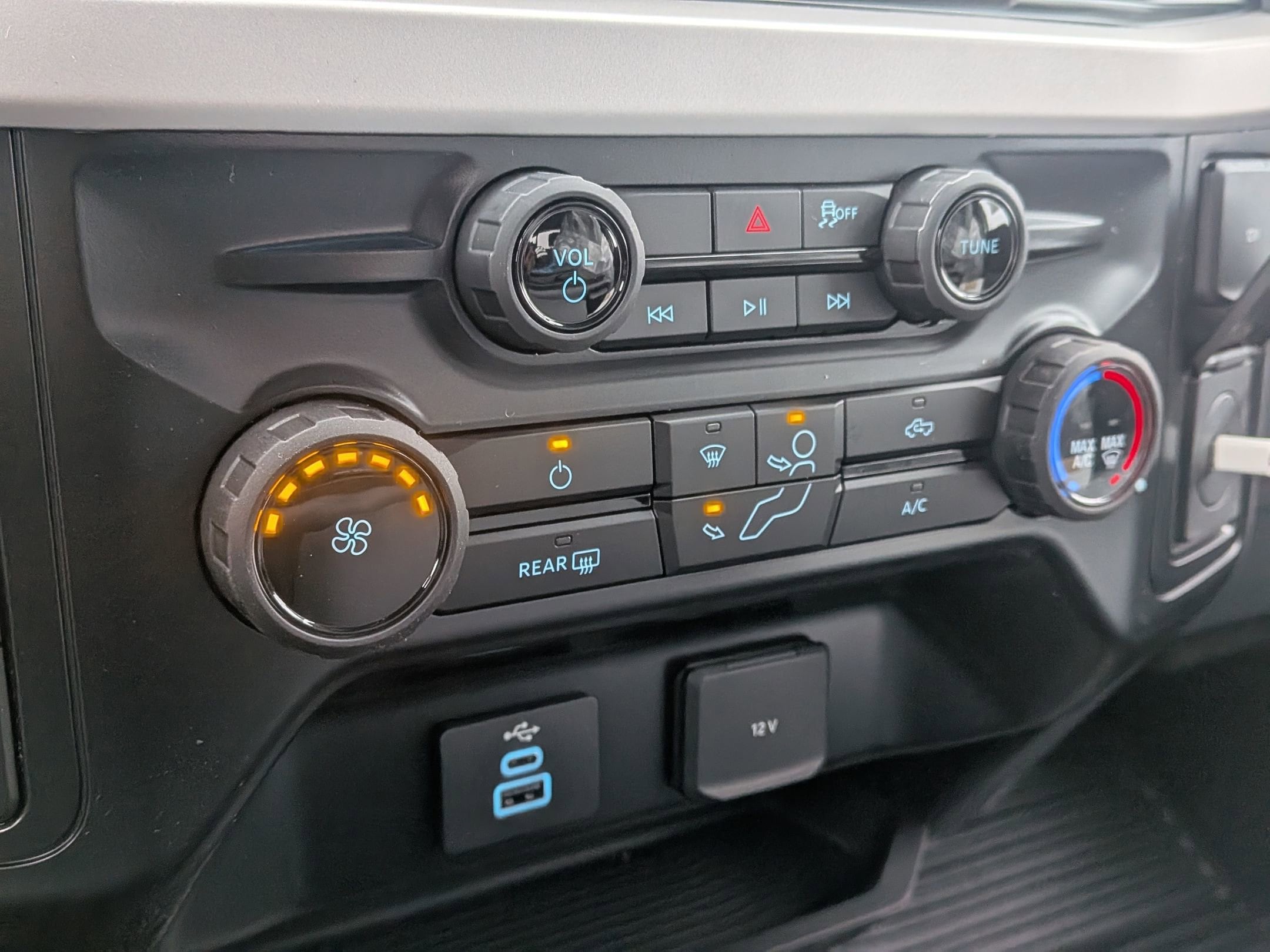 2026 FORD F-450 - Image 18