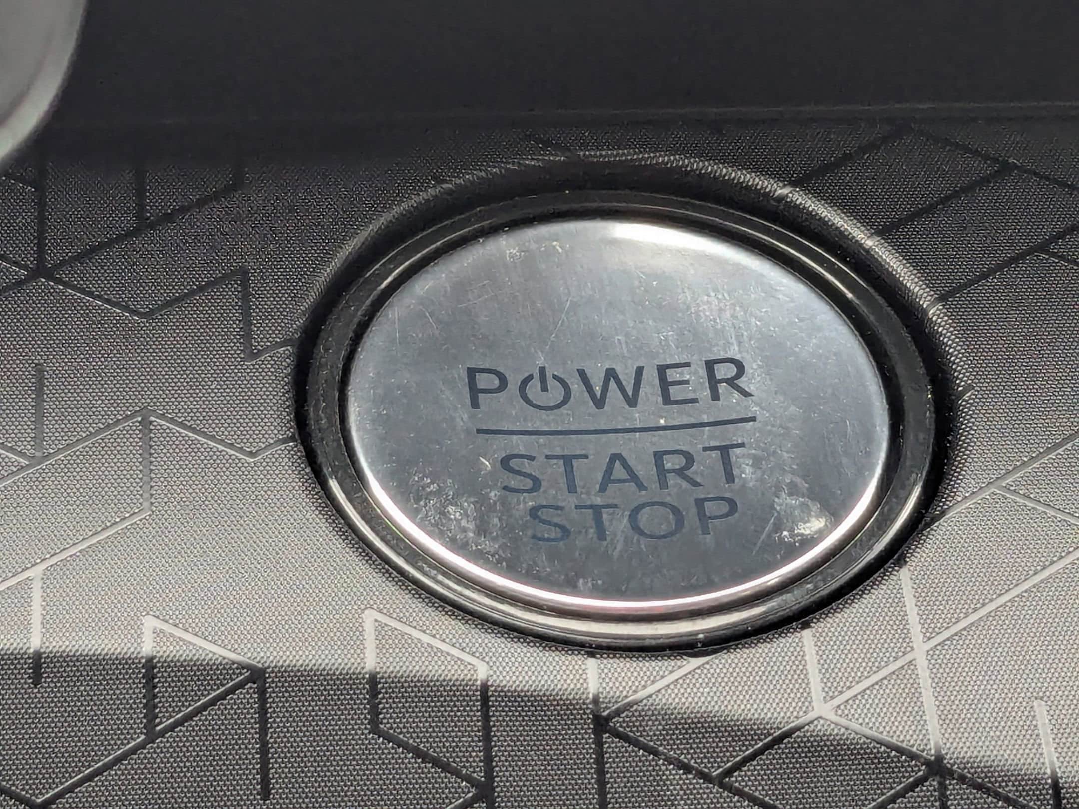 2025 FORD MUSTANG MACH-E - Image 22