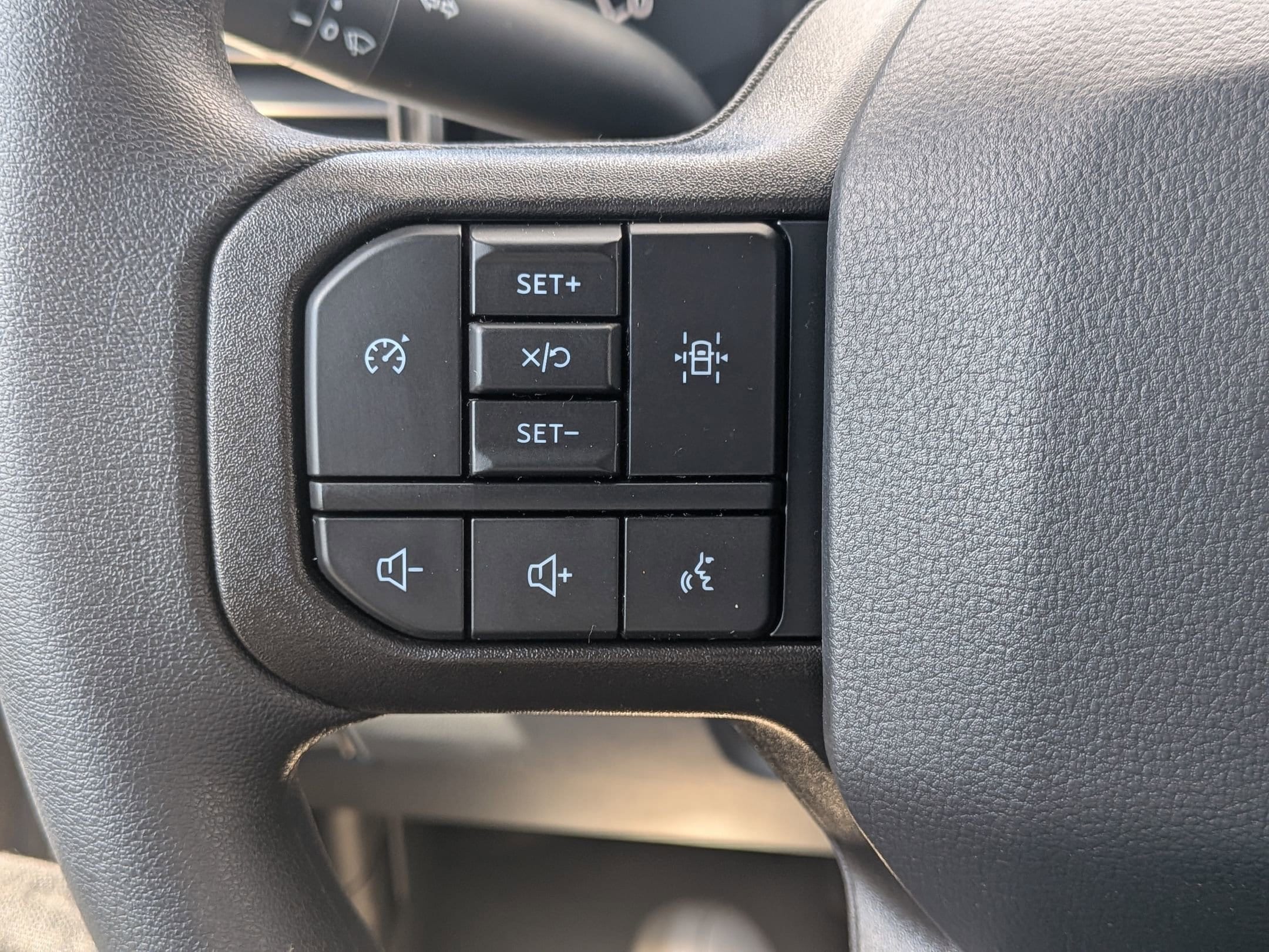 2025 FORD F-350 - Image 13