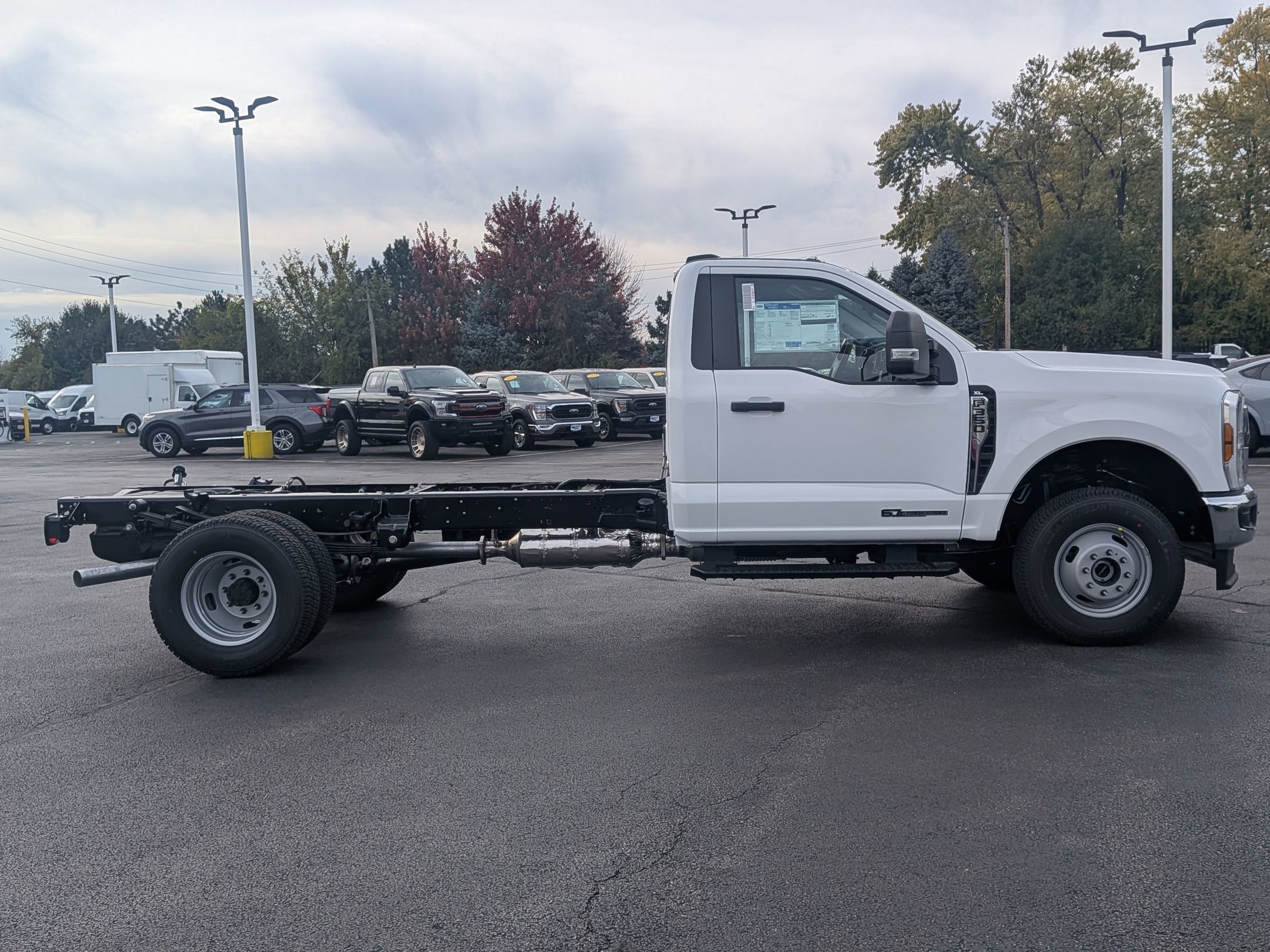 2026 Ford F-350 XL photo 4