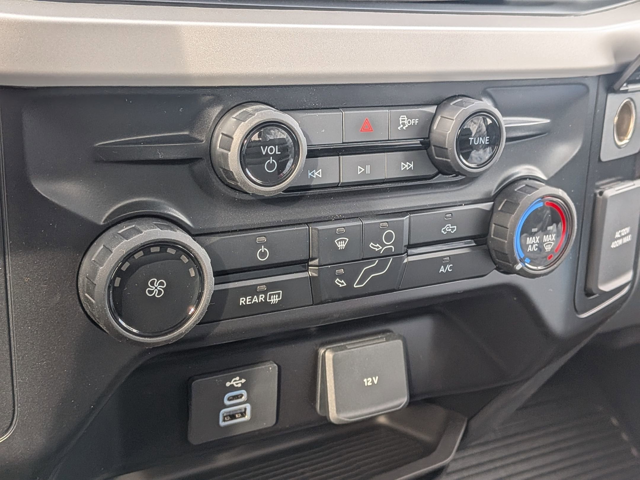 2026 FORD F-250 - Image 18