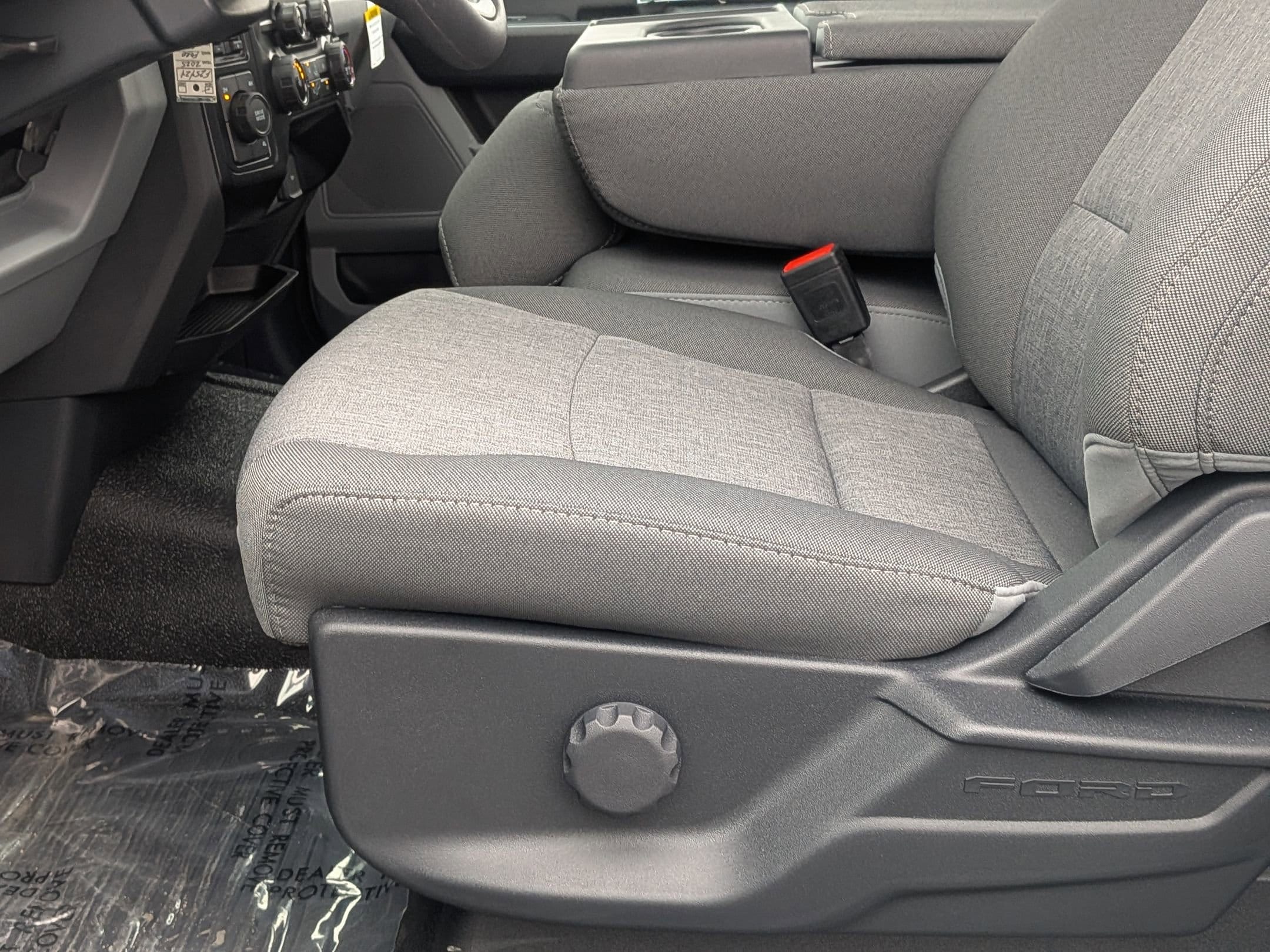 2025 FORD F-350 - Image 11