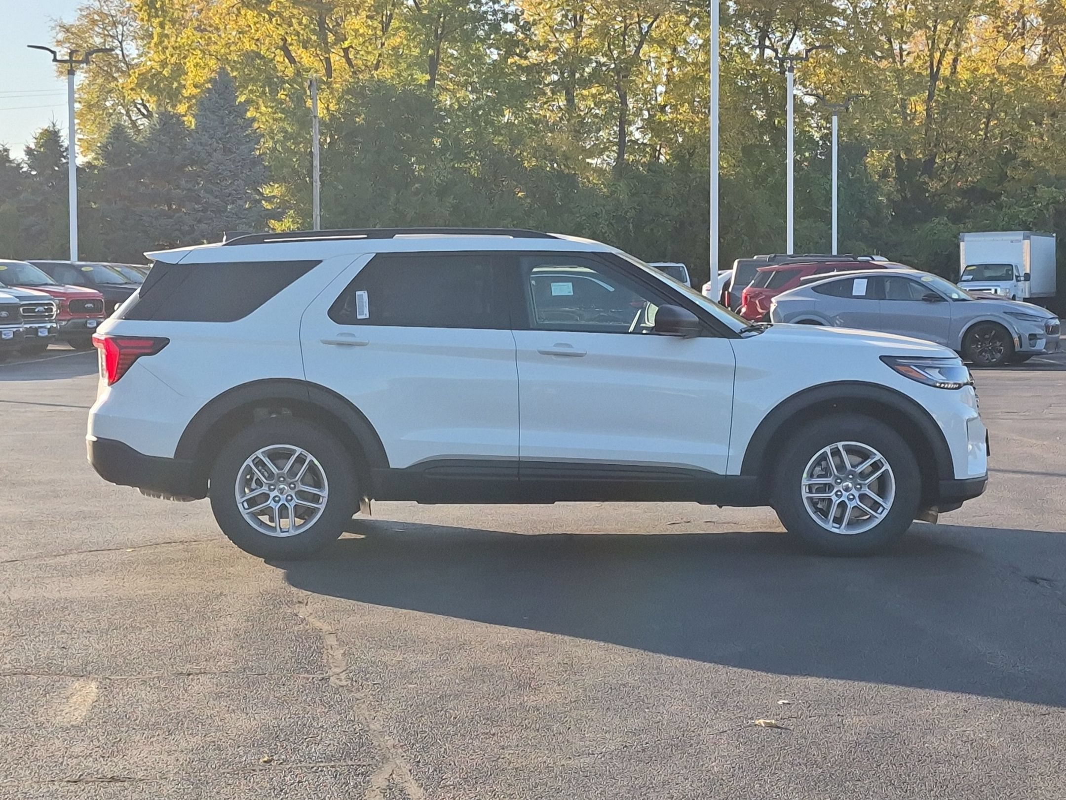 New 2027 Ford Explorer Active w/200A Pkg Active w/200A Pkg 4WD