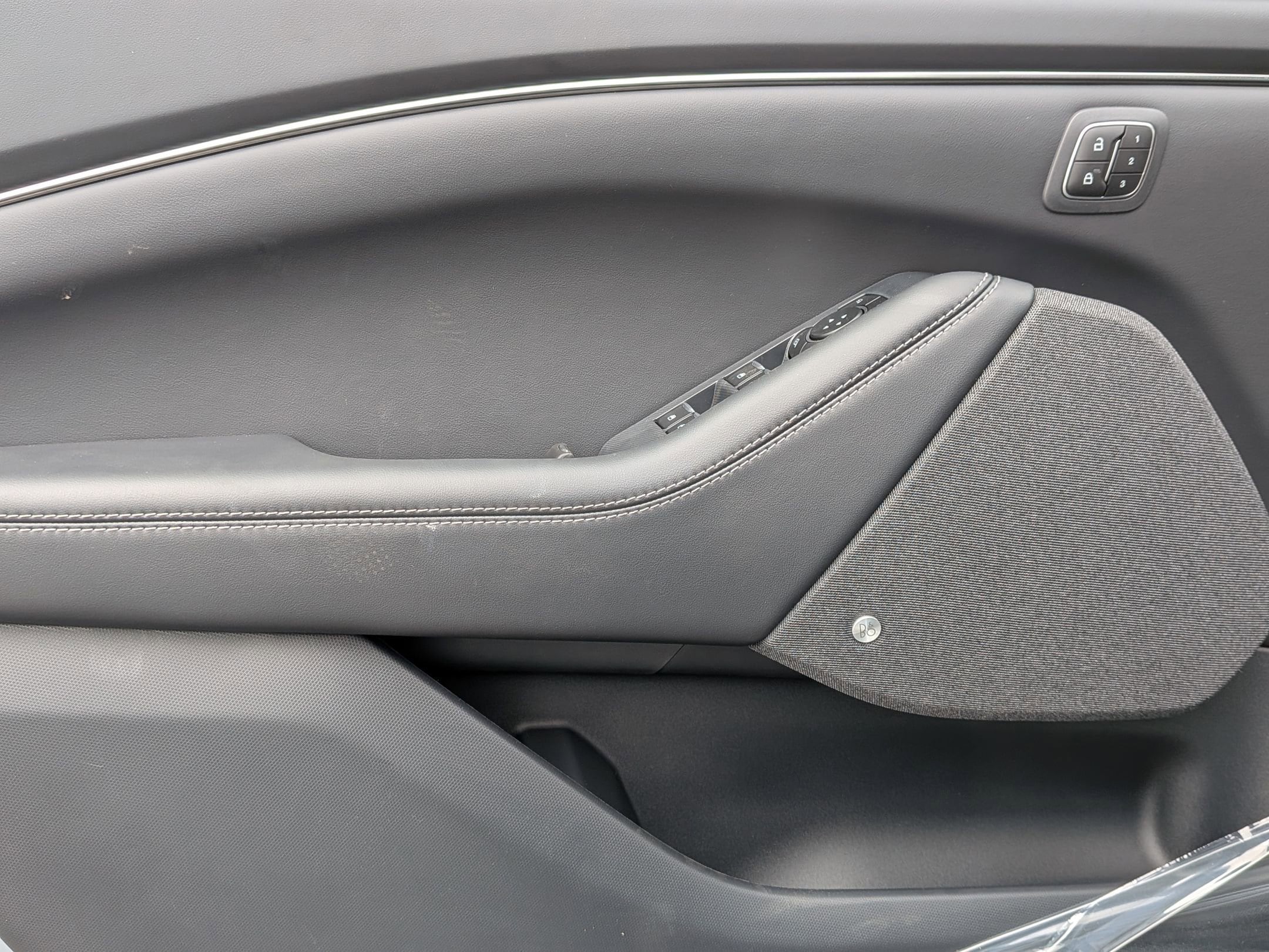 2025 FORD MUSTANG MACH-E - Image 13