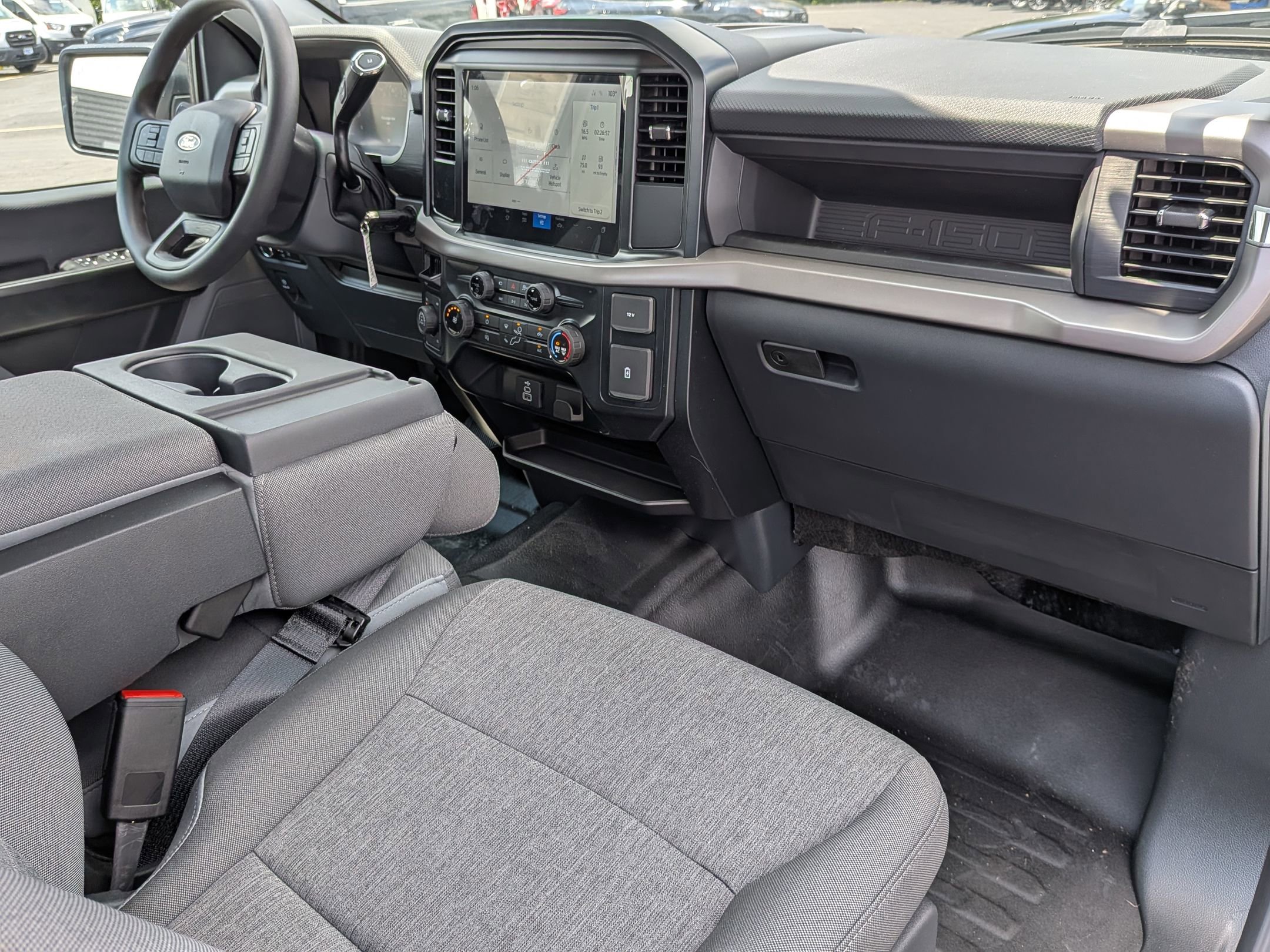 2025 FORD F-150 - Image 25