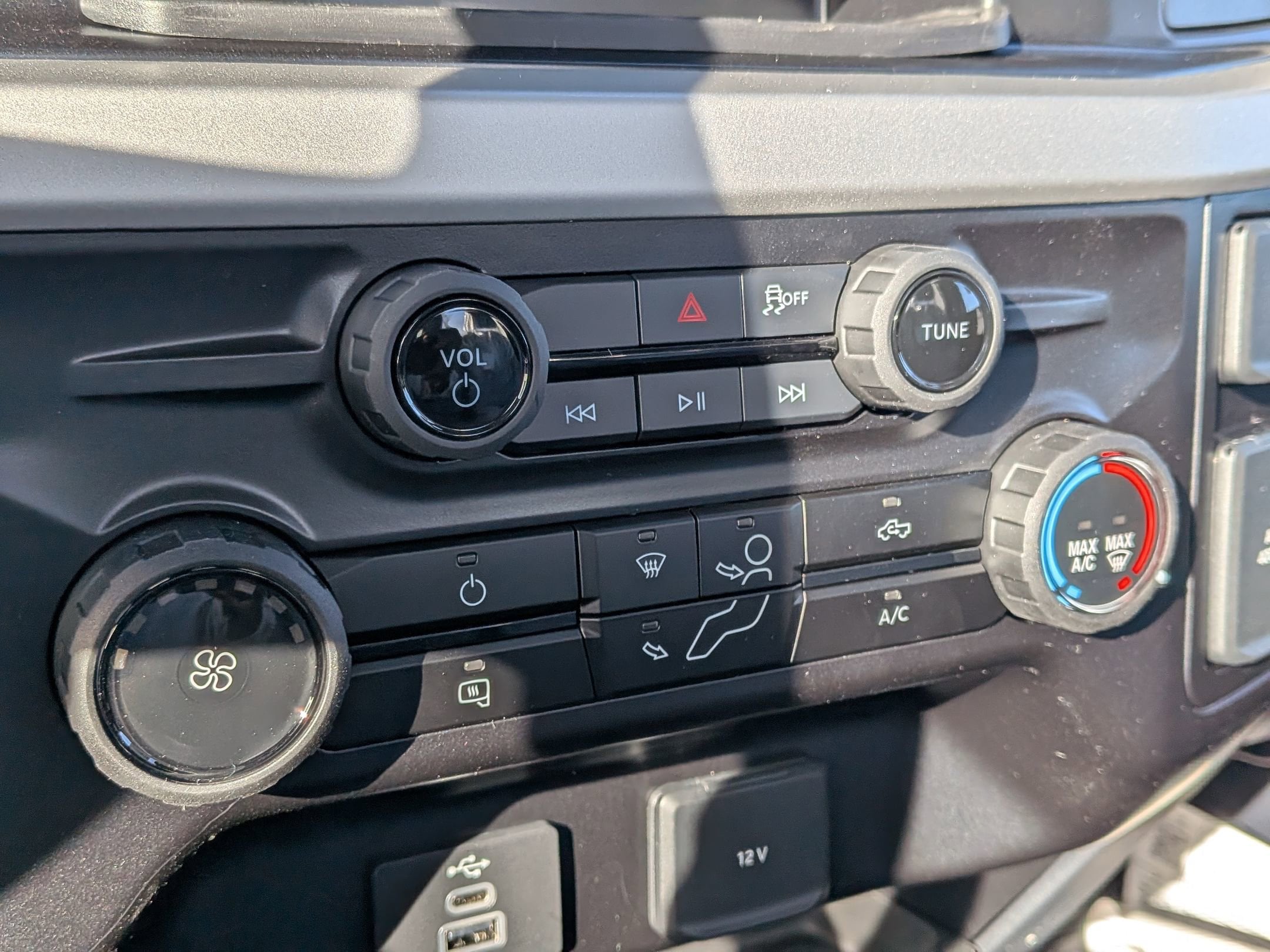 2026 FORD F-350 - Image 17