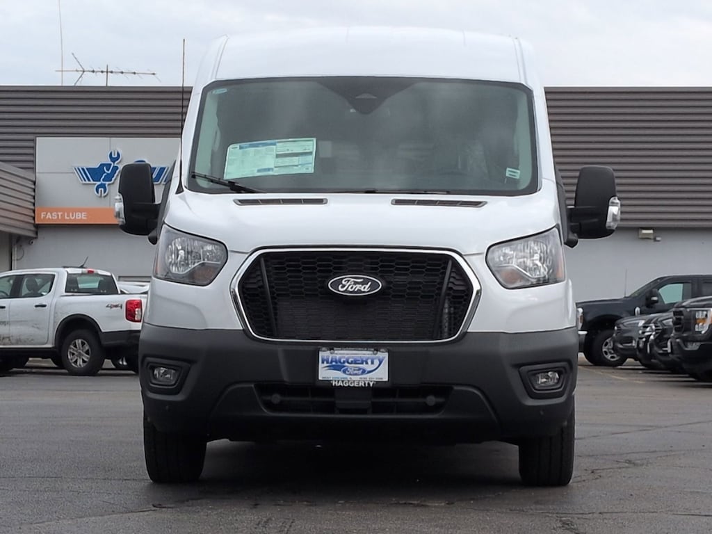 New 2026 Ford Transit Passenger Wagon XL 148 Med Roof XL RWD T-350 148 Med Roof XL RWD