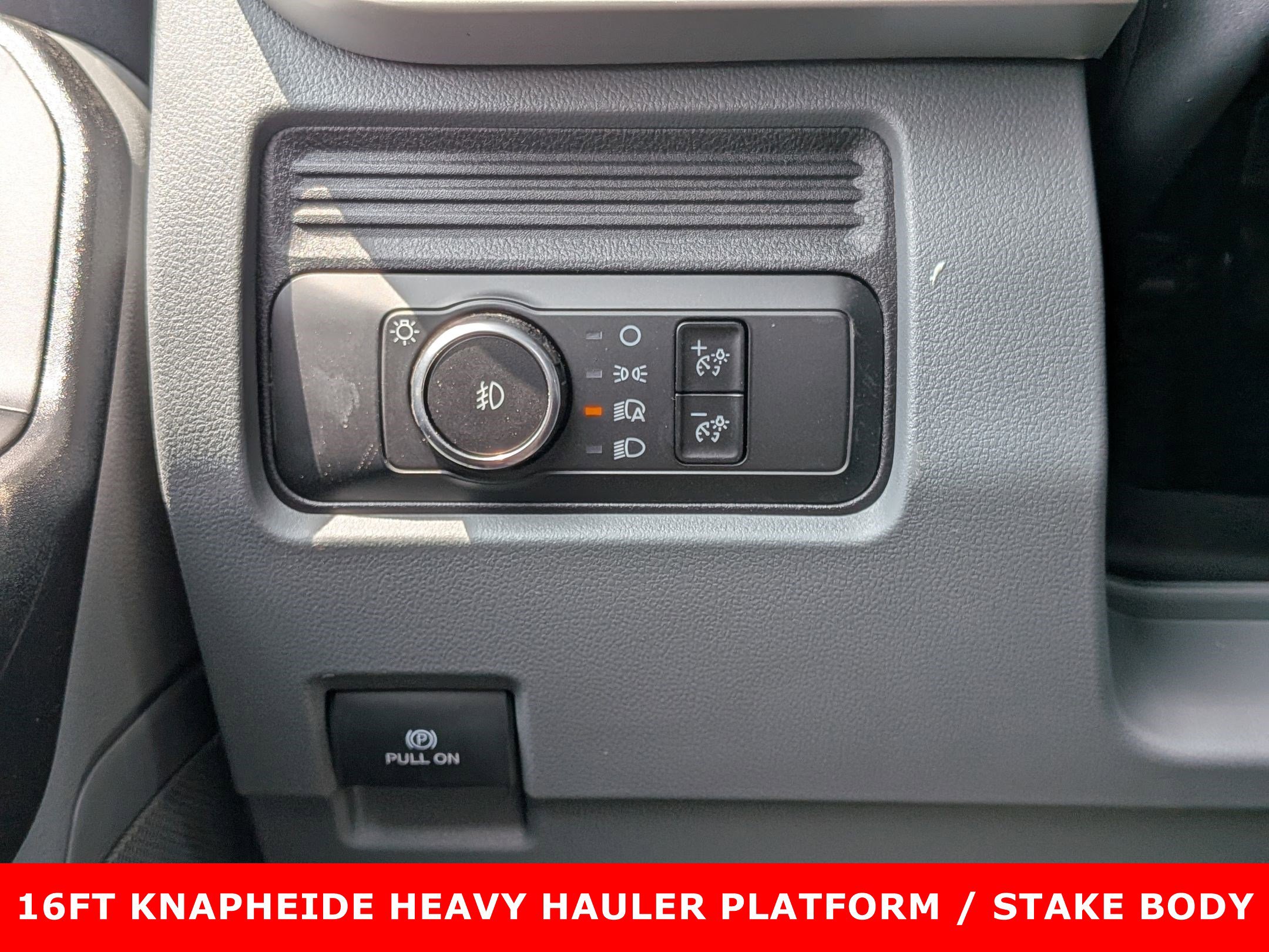 2025 FORD F-550 - Image 14