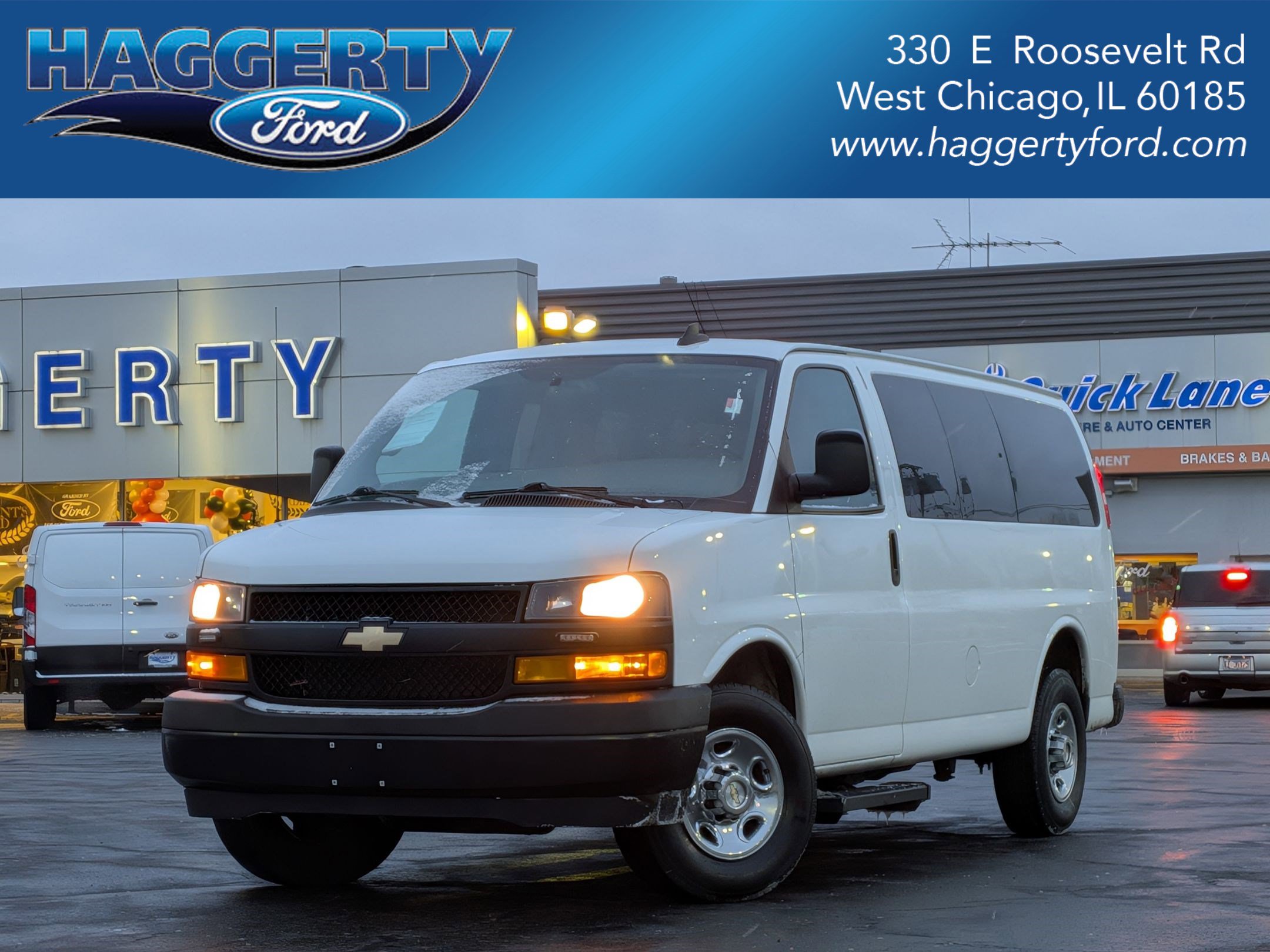 2022 Chevrolet Express Passenger LS's photo