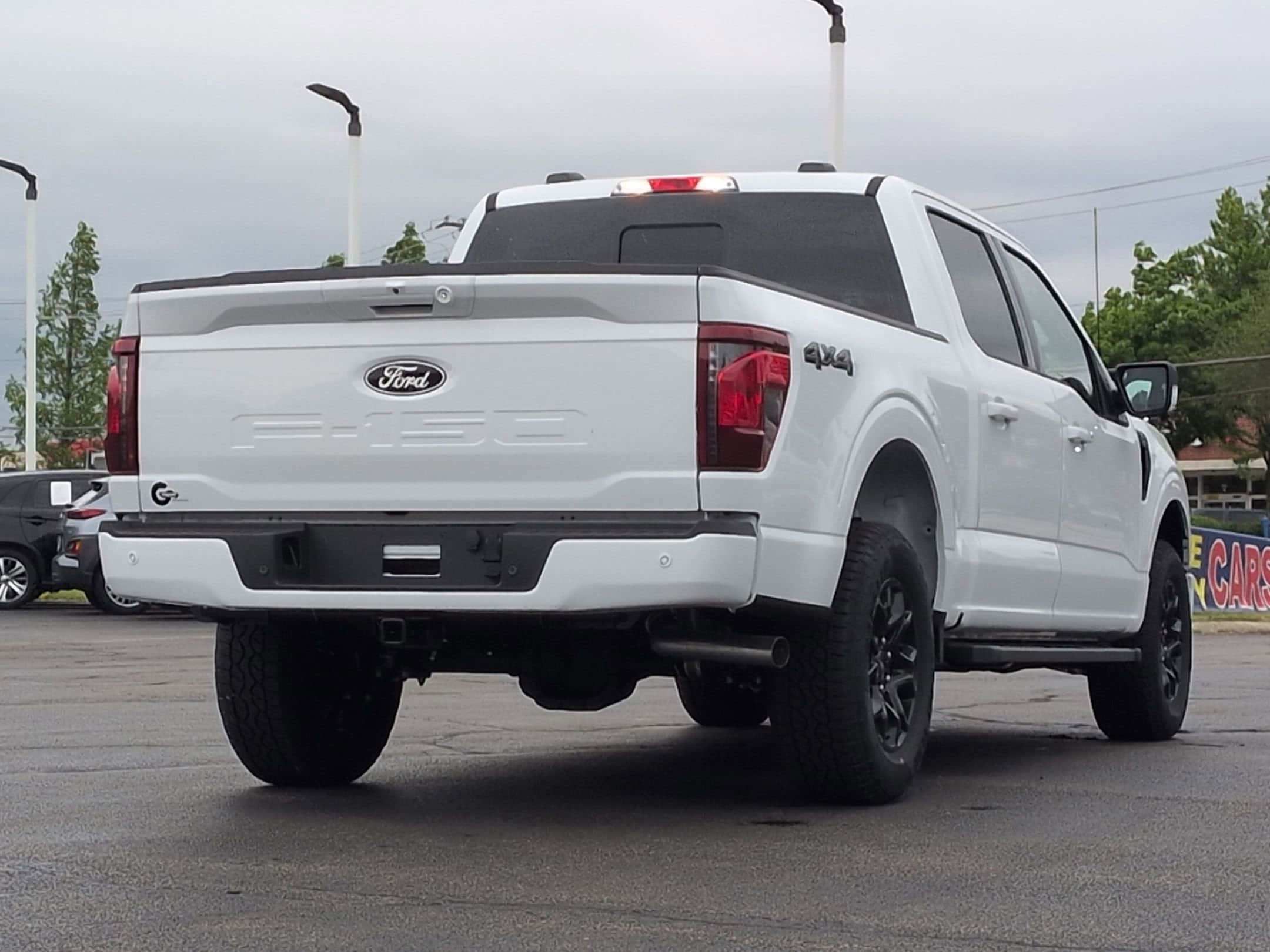 View vehicle photo 5