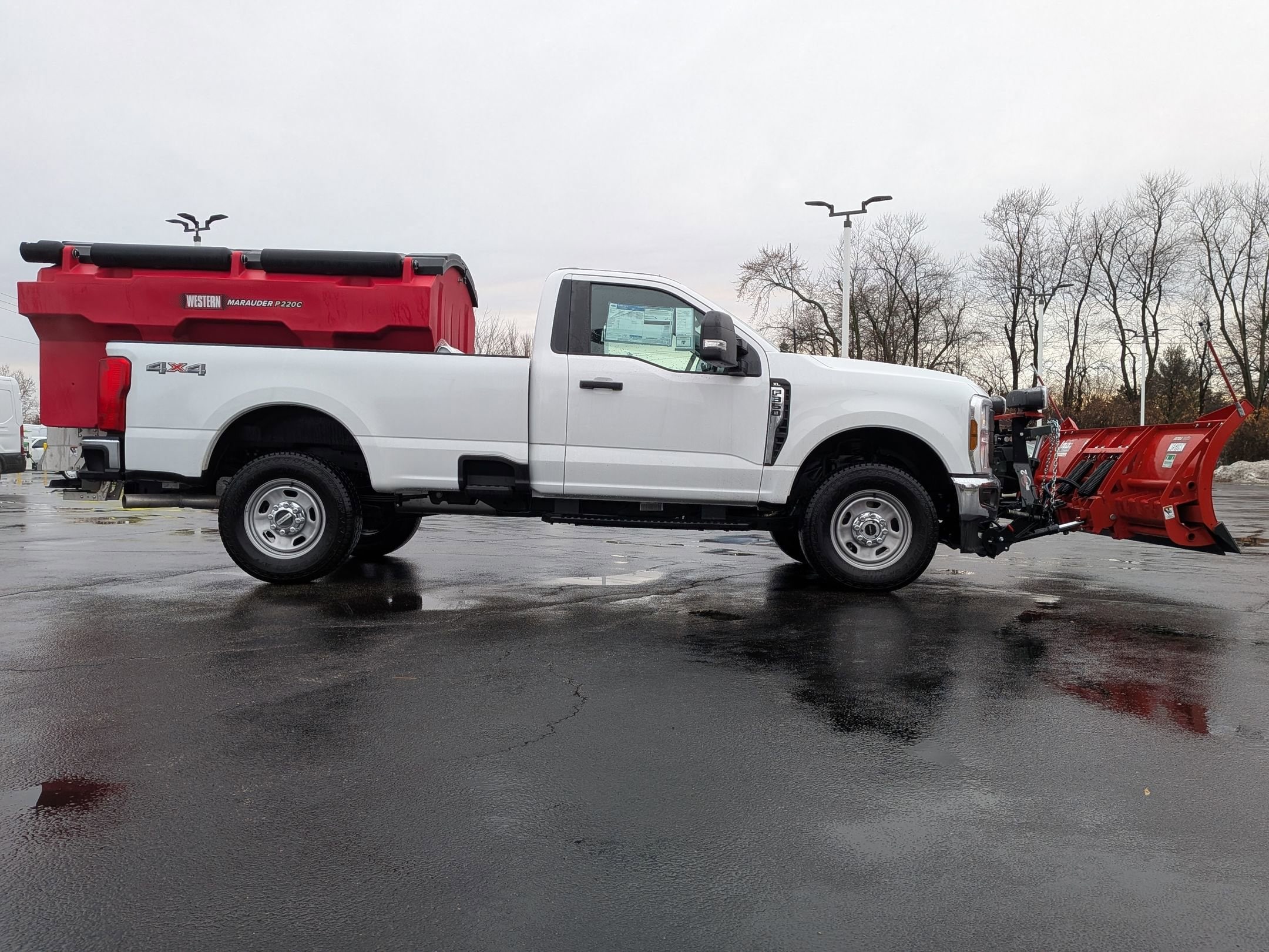 2025 FORD F-350 - Image 4