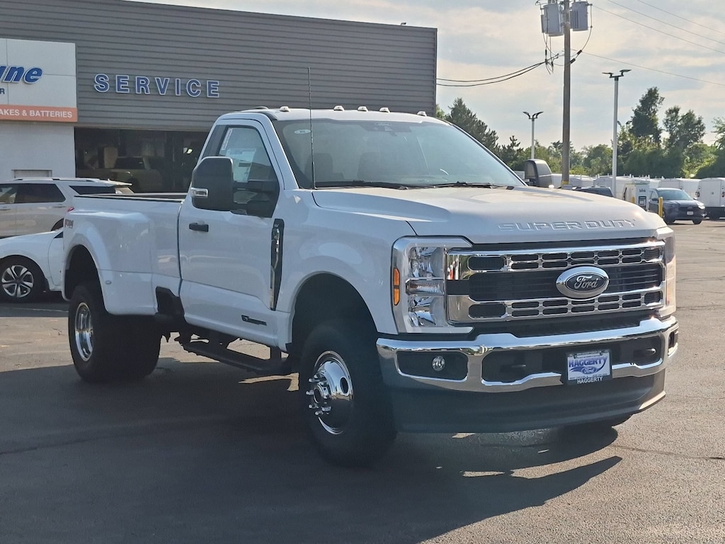 New 2026 Ford Super Duty F-350 DRW XLT 4WD Reg Cab 8 Box XLT 4WD Reg Cab 8 Box