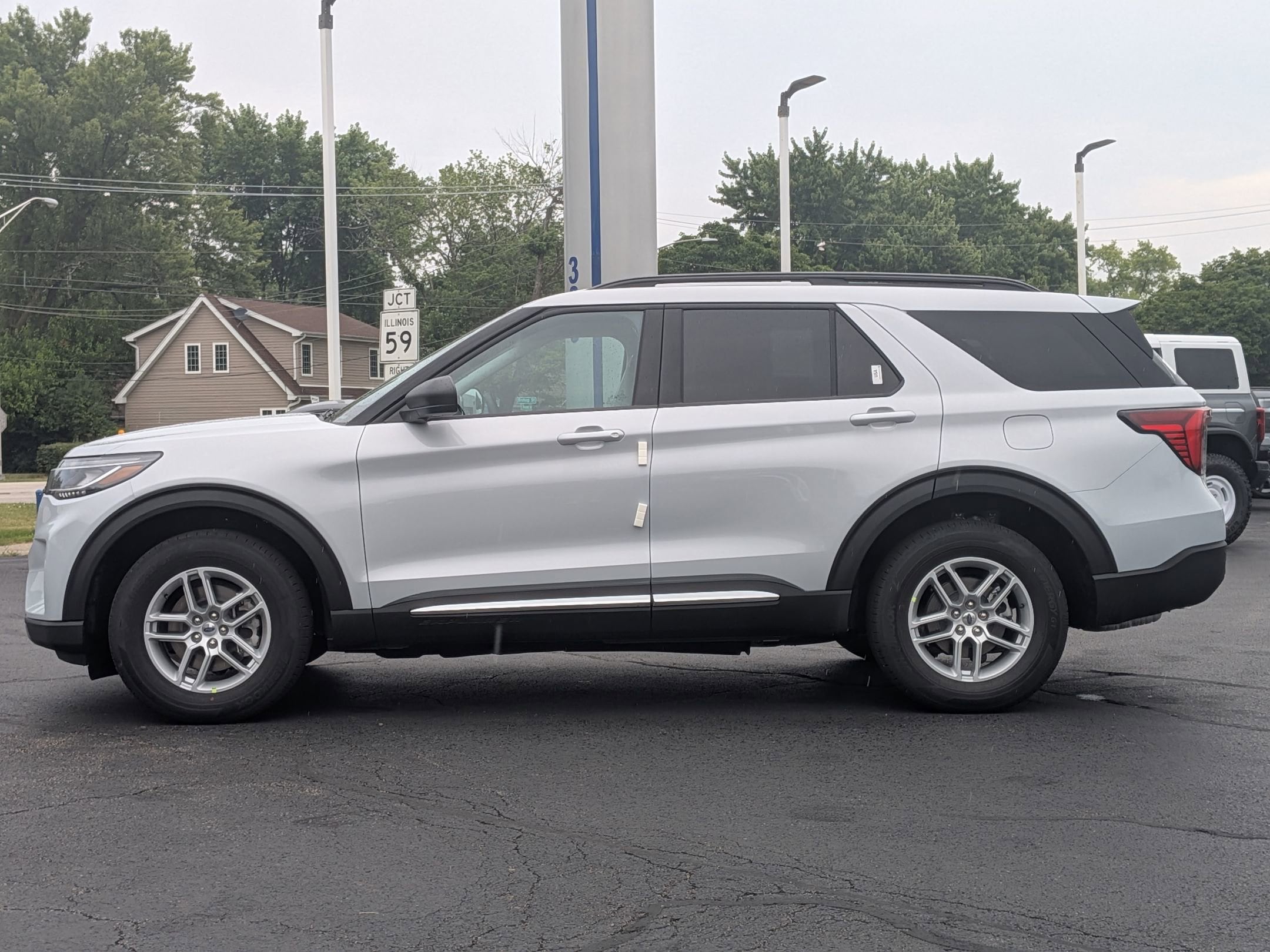 2025 FORD EXPLORER - Image 8
