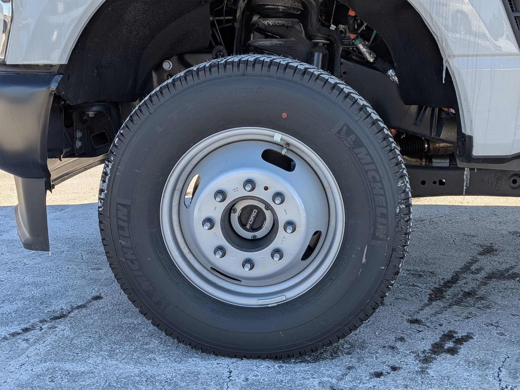 2025 FORD F-350 - Image 9