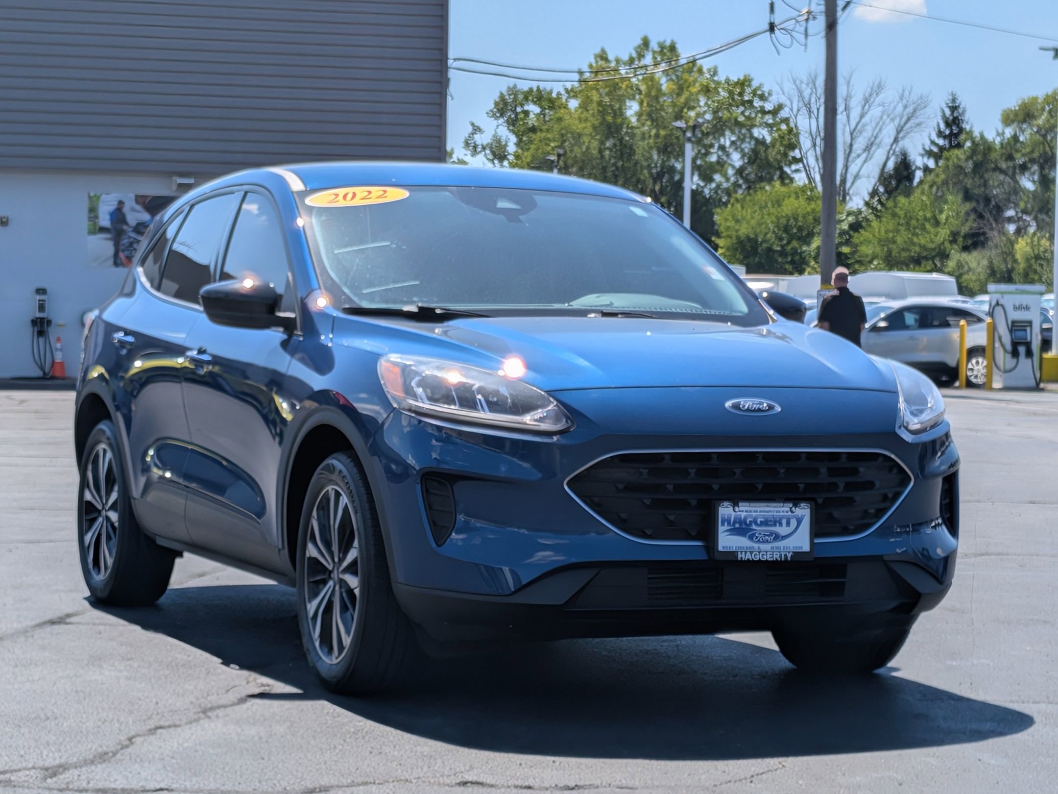 2022 Ford Escape SE photo 3