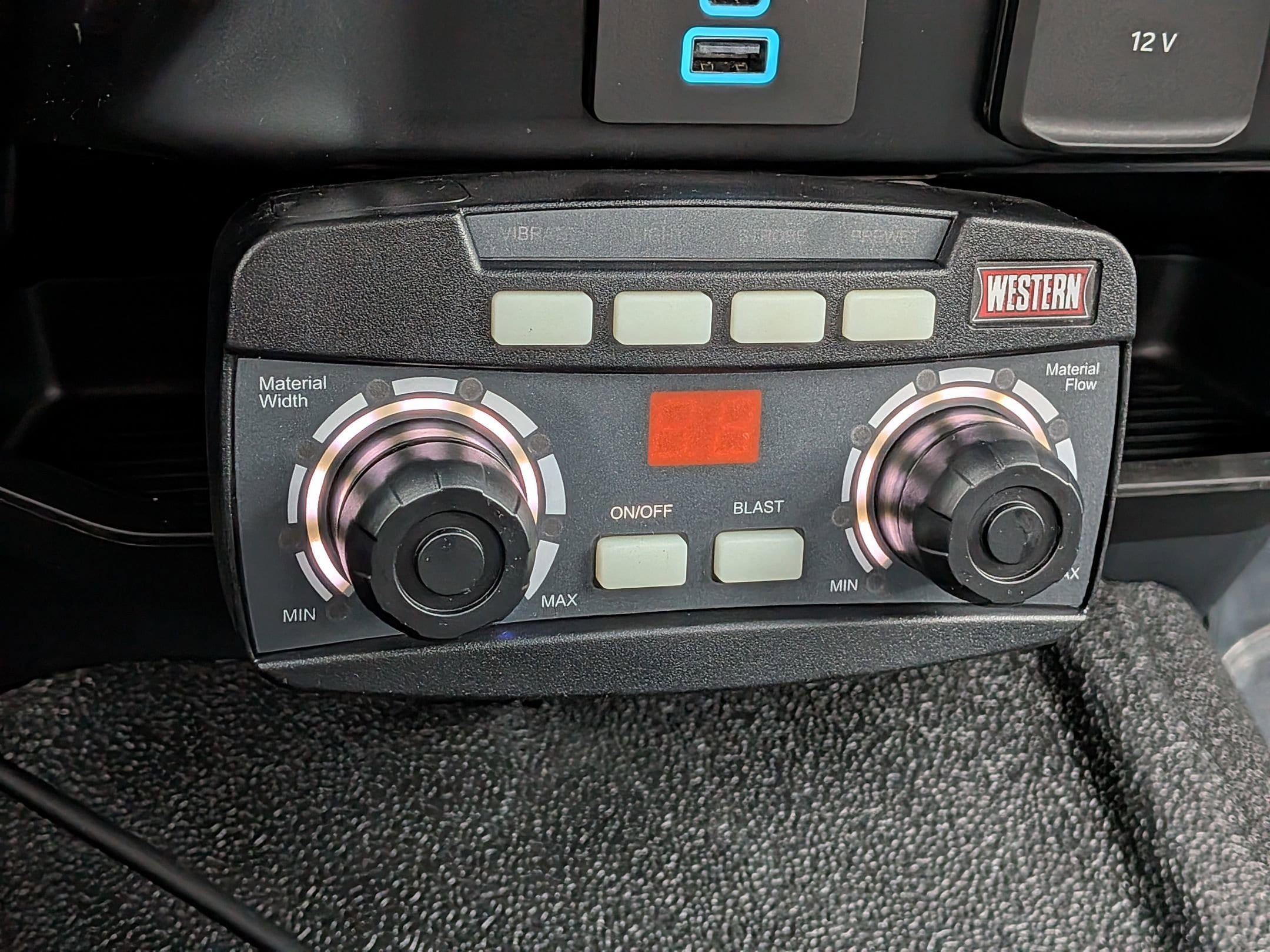 2025 FORD F-350 - Image 19