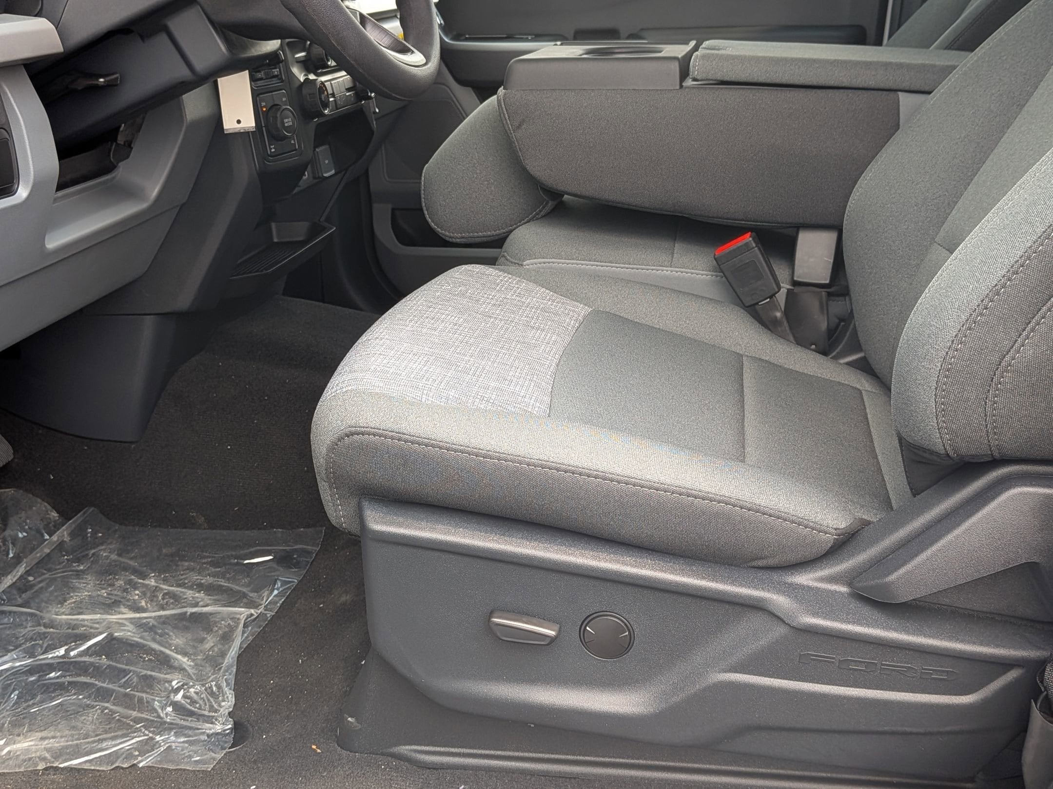 2025 FORD F-250 - Image 11