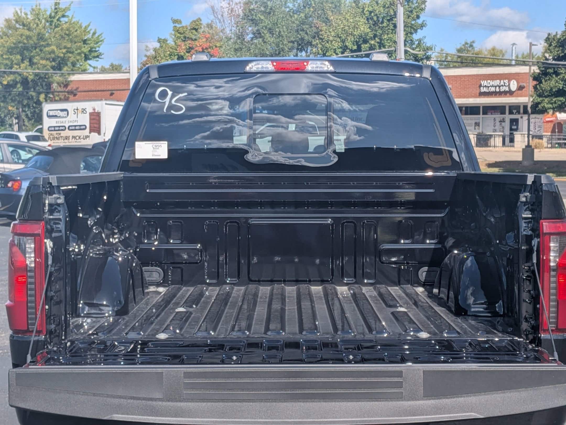 2025 FORD F-150 - Image 25