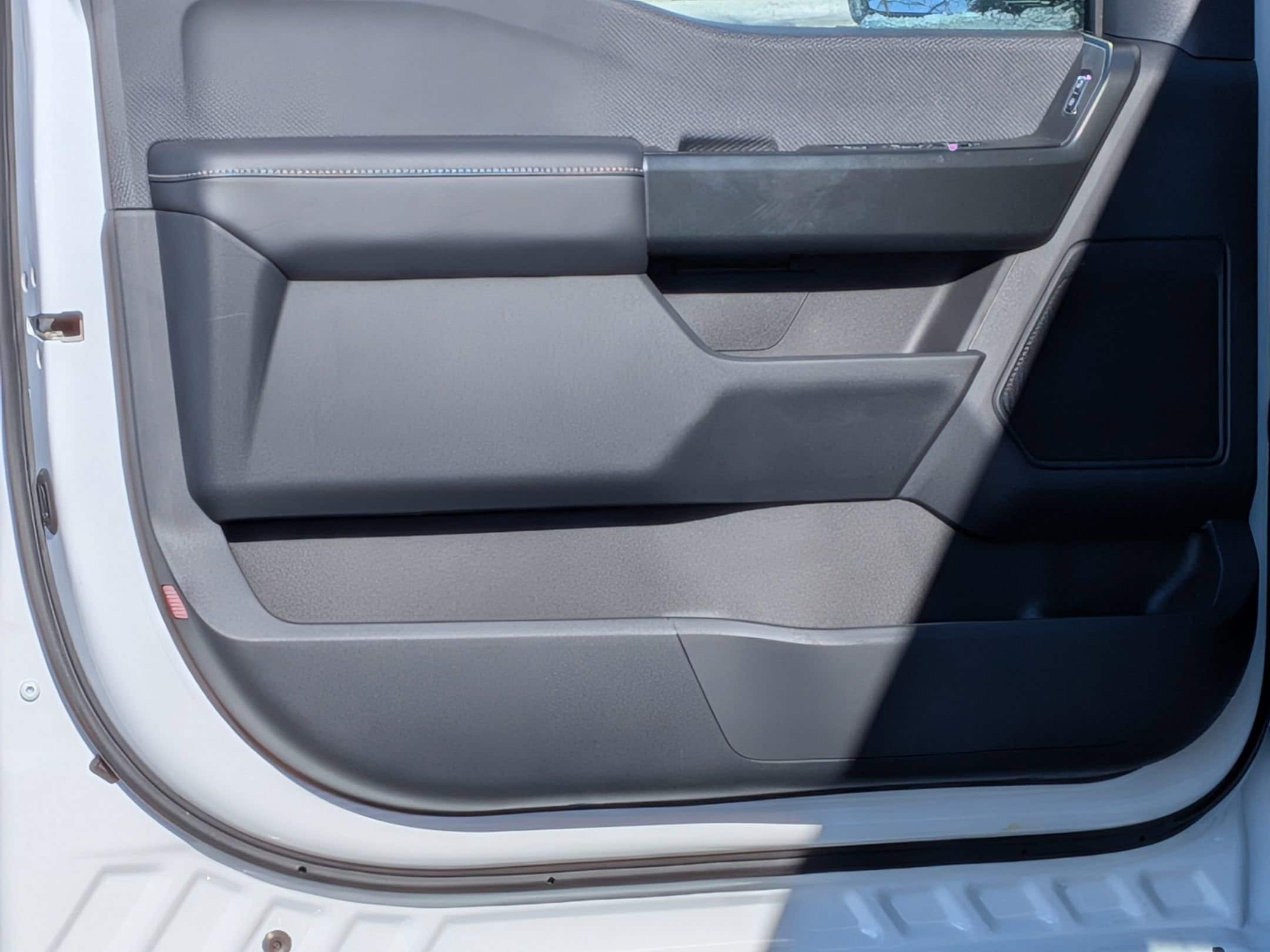 2025 FORD F-150 - Image 12