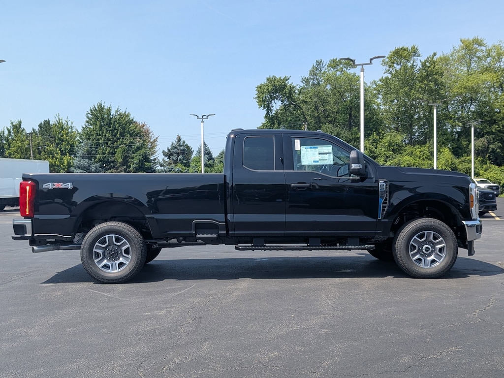 New 2025 Ford Super Duty F-250 SRW XLT 4WD SuperCab 8 Box XLT 4WD SuperCab 8 Box