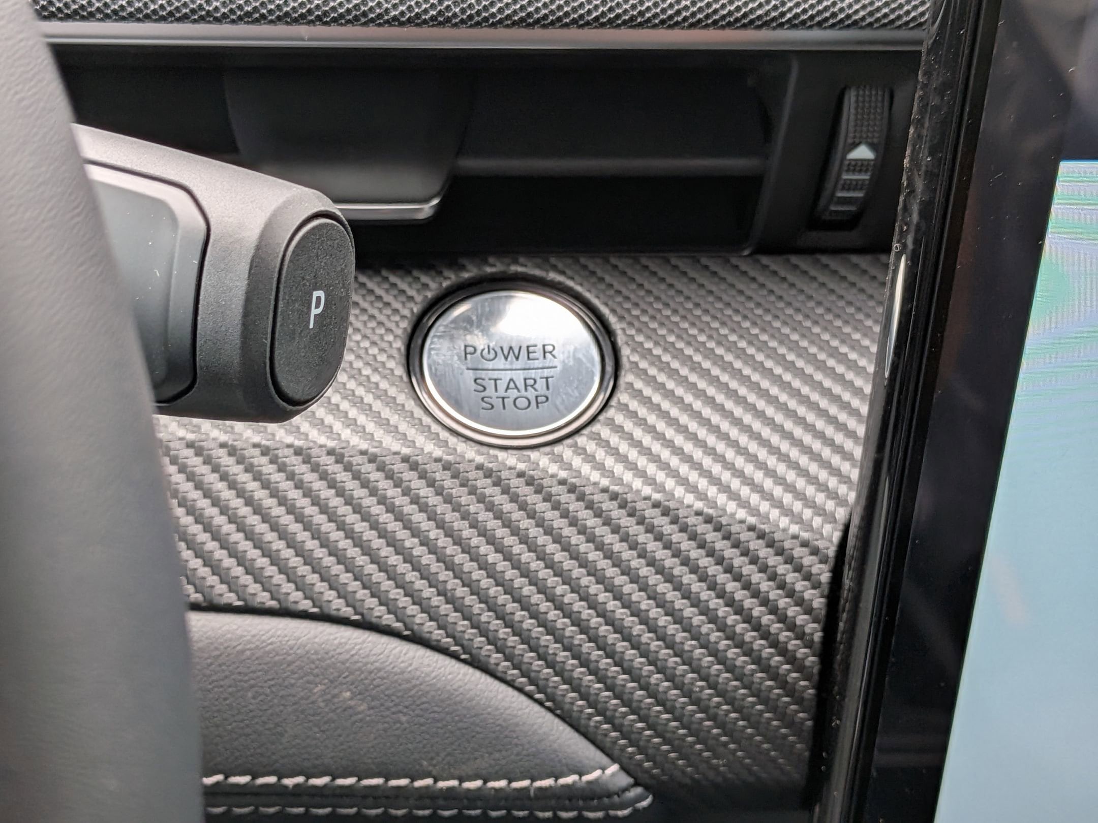 2025 FORD MUSTANG MACH-E - Image 17