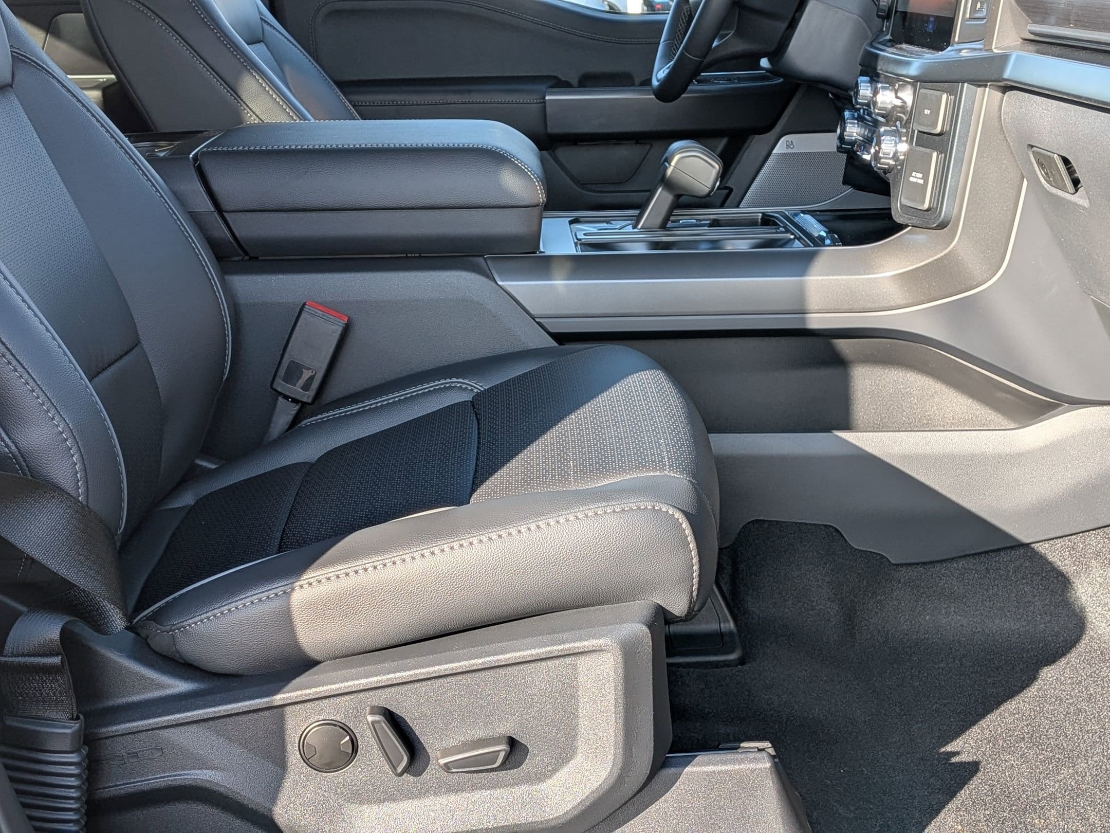 2025 FORD F-150 - Image 26