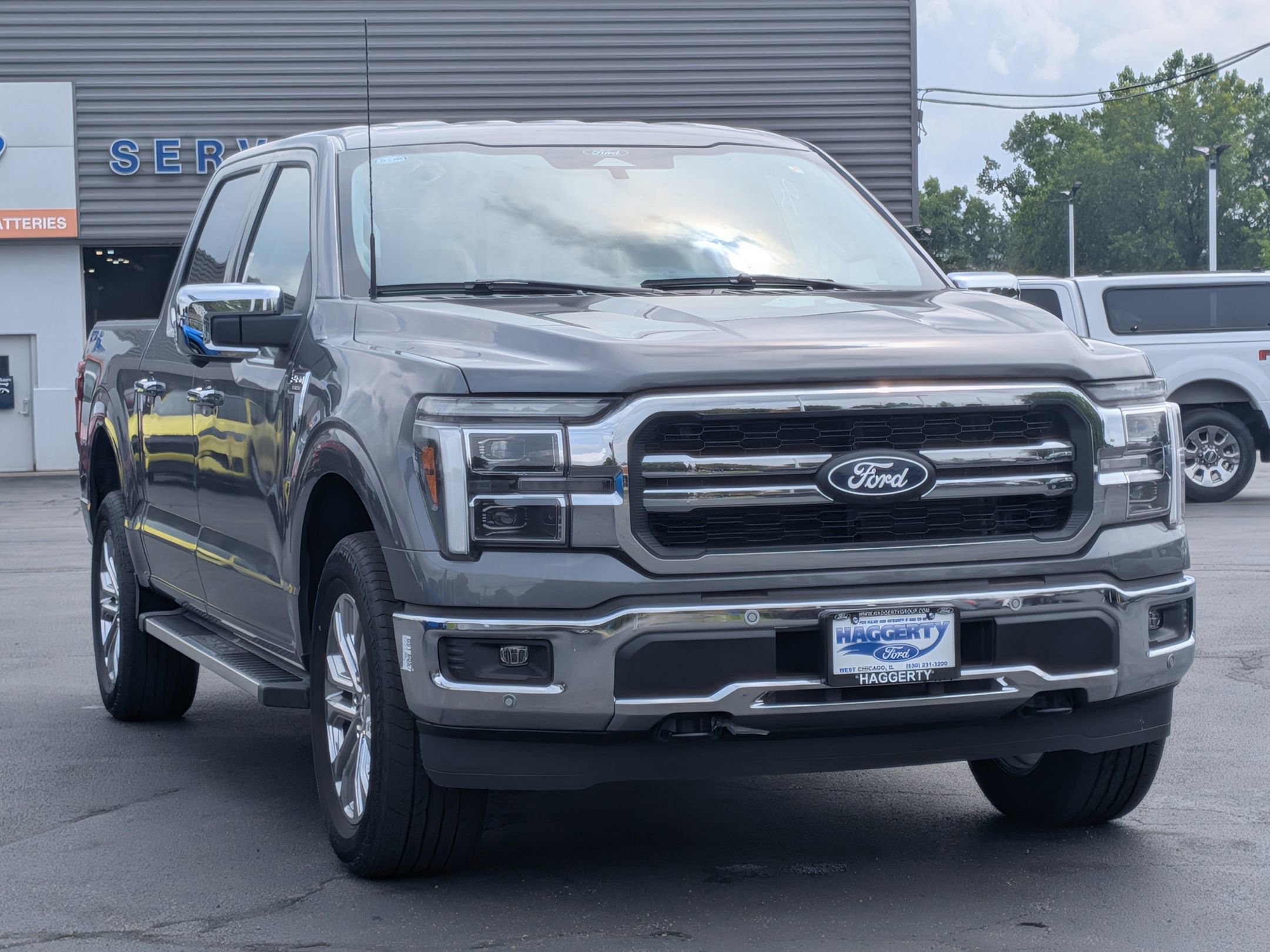 2025 Ford F-150 Lariat photo 3