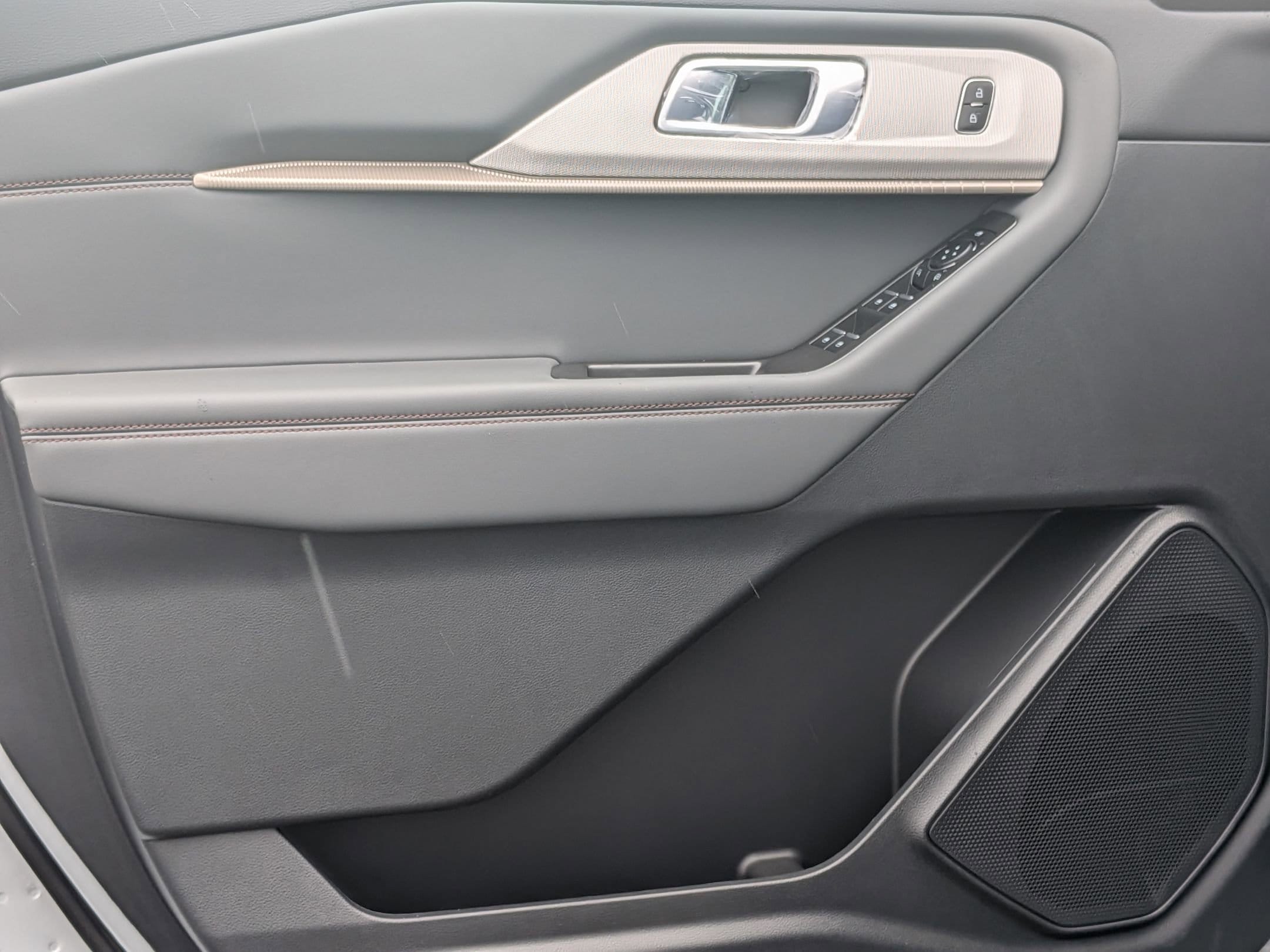 2025 FORD EXPLORER - Image 10