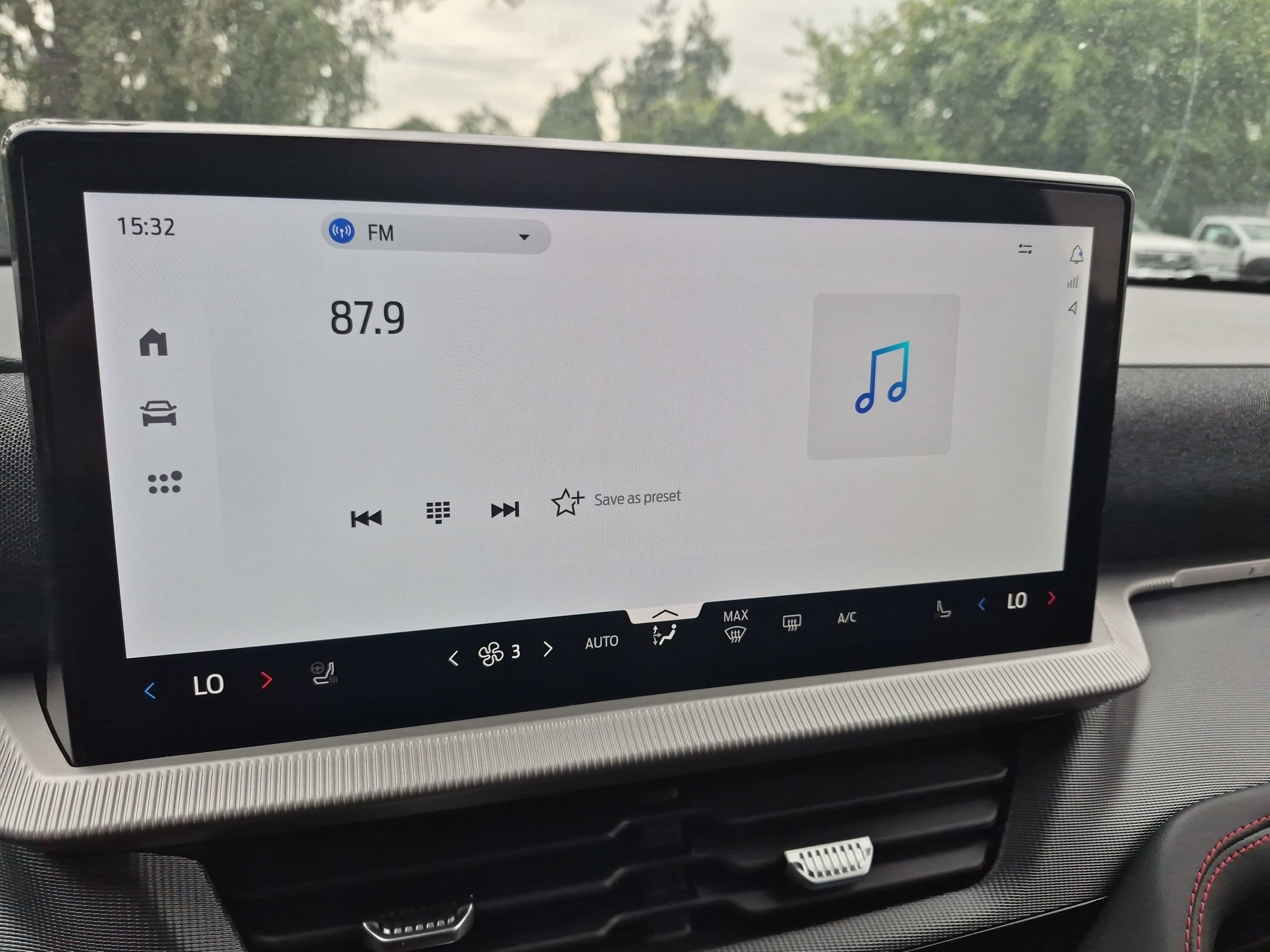 2026 Ford Explorer ST-Line - Photo 18