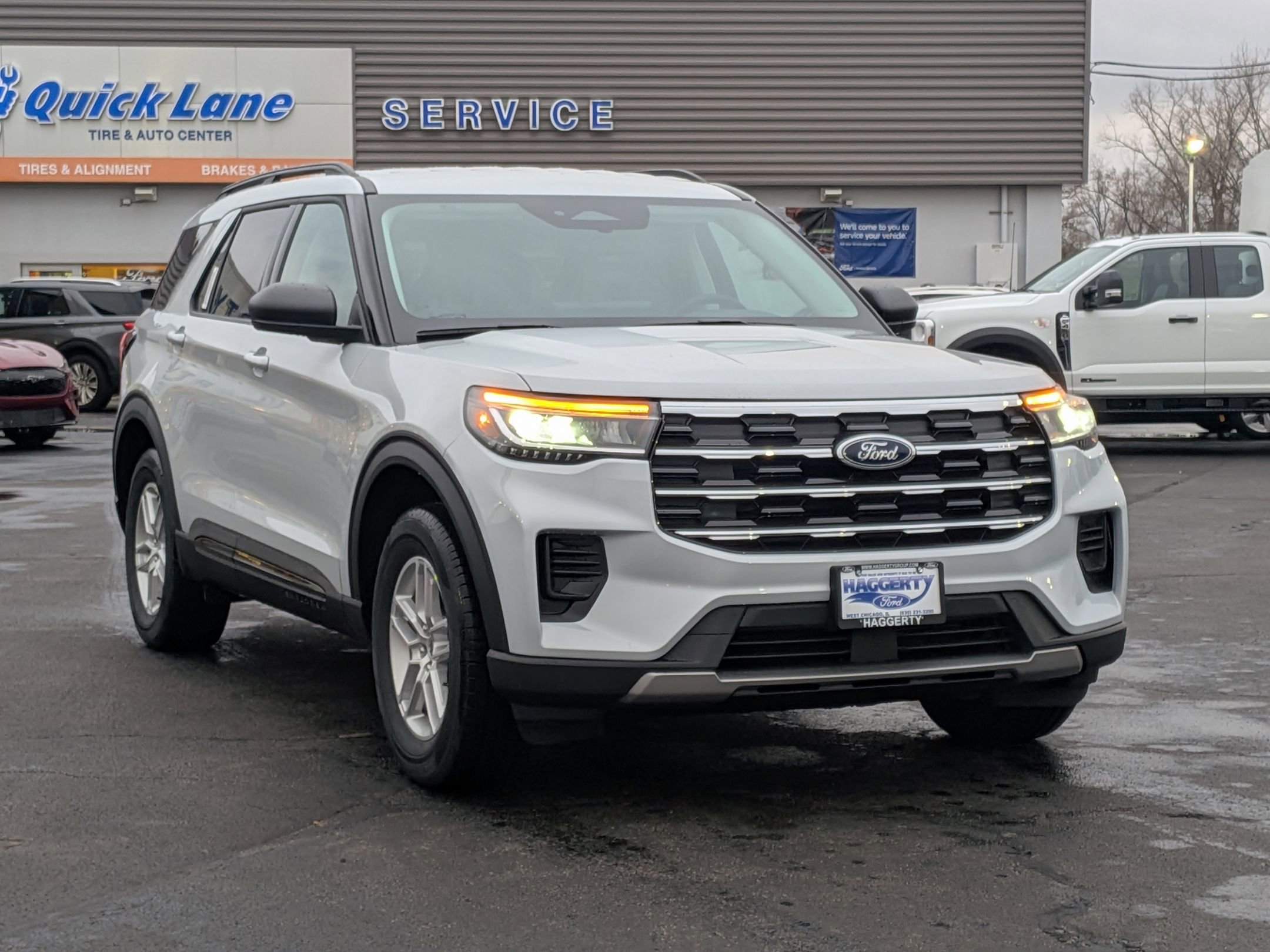 2026 Ford Explorer photo 2