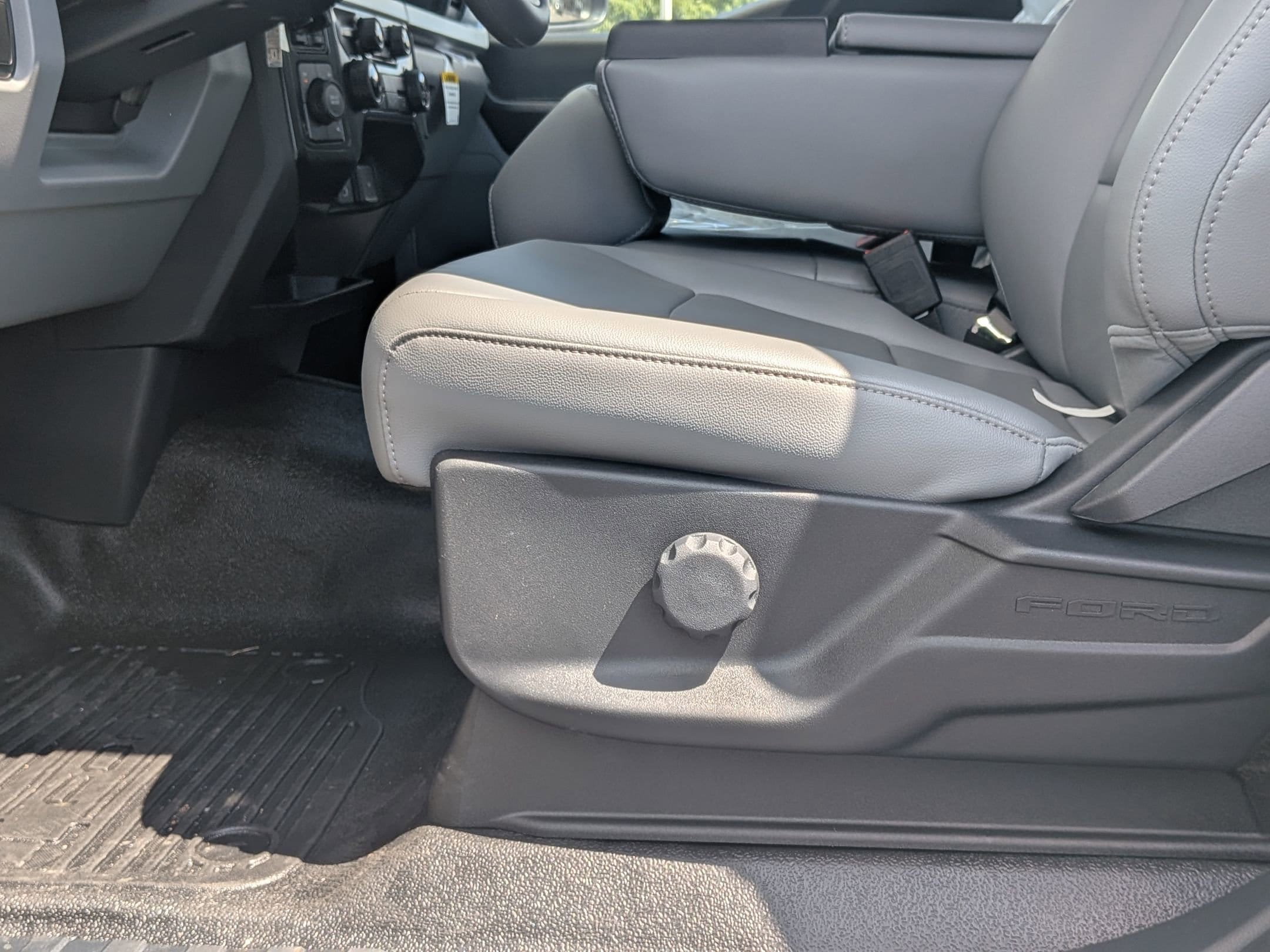 2025 FORD F-350 - Image 10