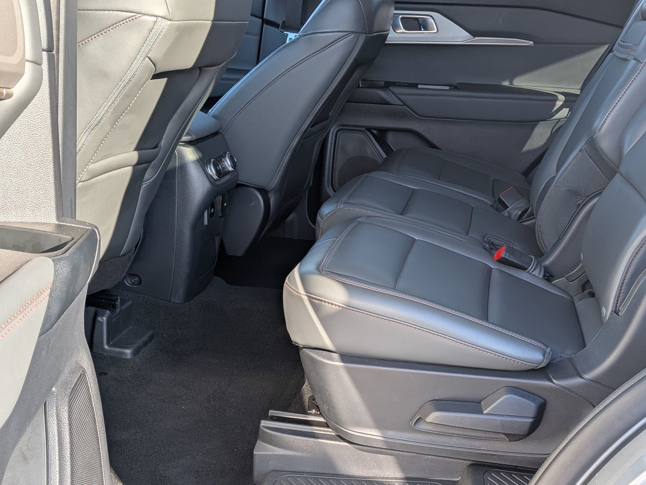 2025 FORD EXPLORER - Image 23